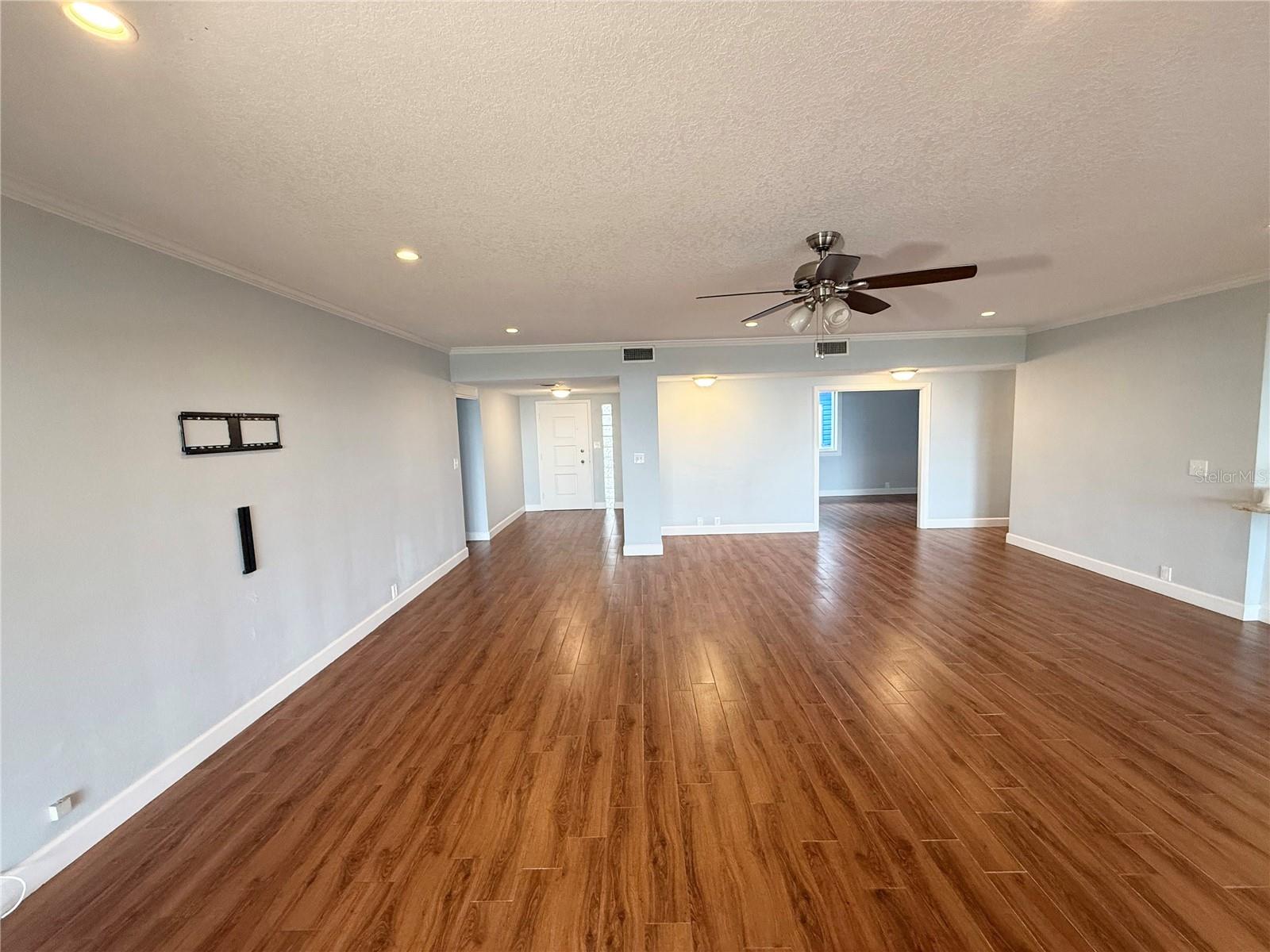 Image 16 of 74 For 1328 Edgewater Beach Drive