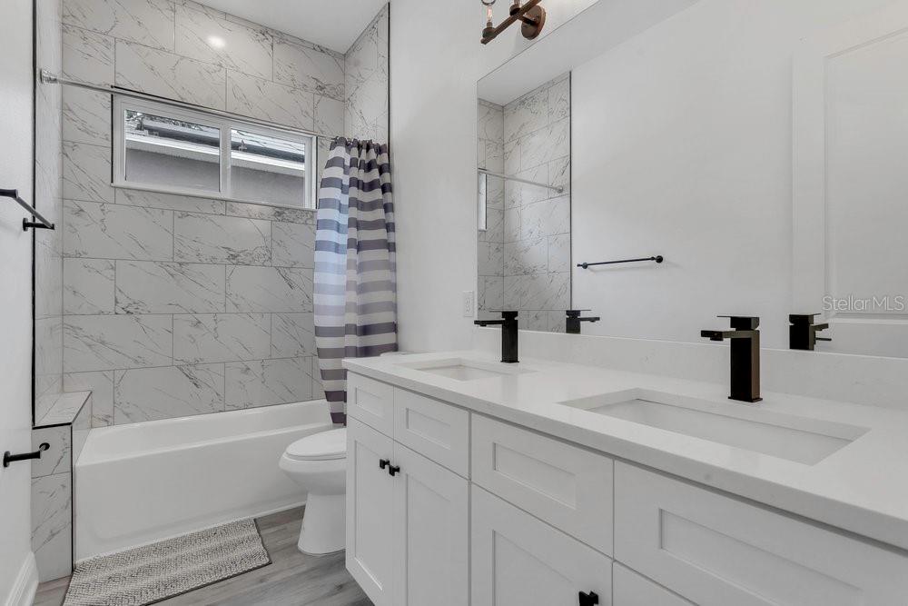Listing photo id 15 for 5227 Lime Avenue