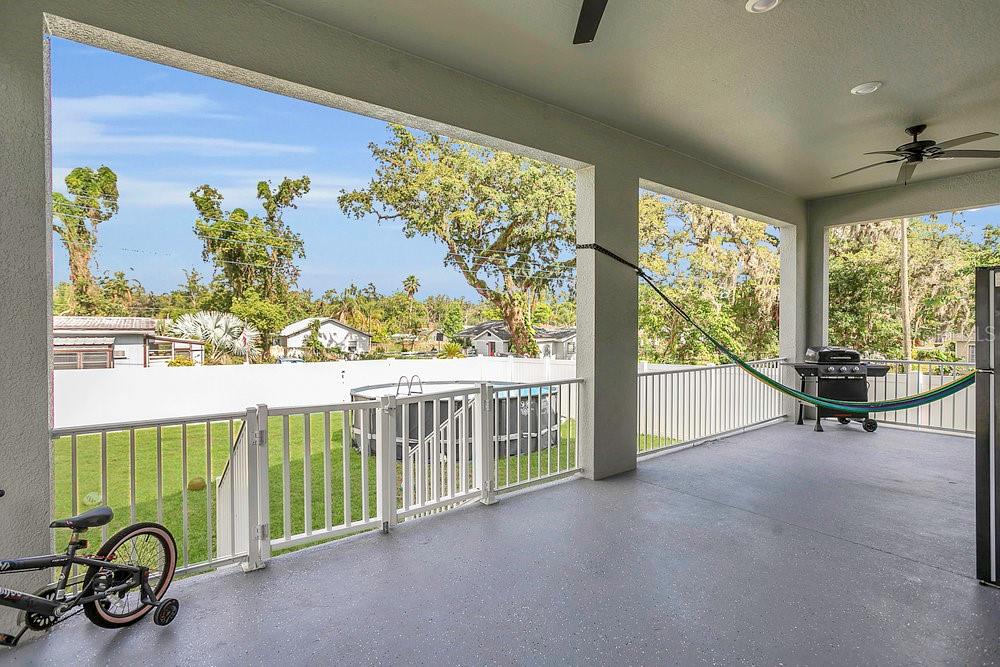 Listing photo id 27 for 5227 Lime Avenue
