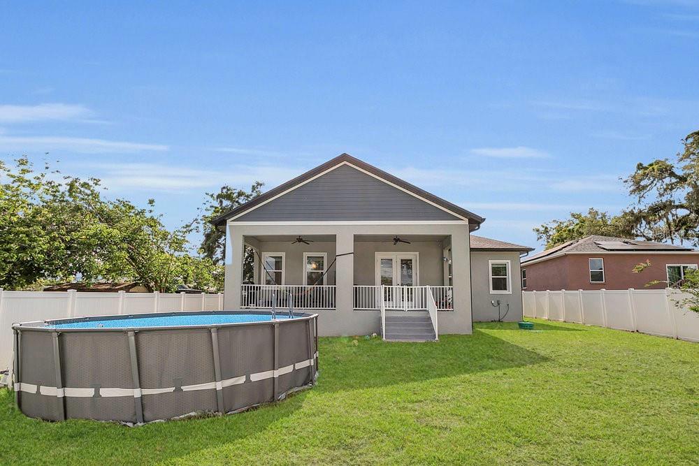 Listing photo id 32 for 5227 Lime Avenue