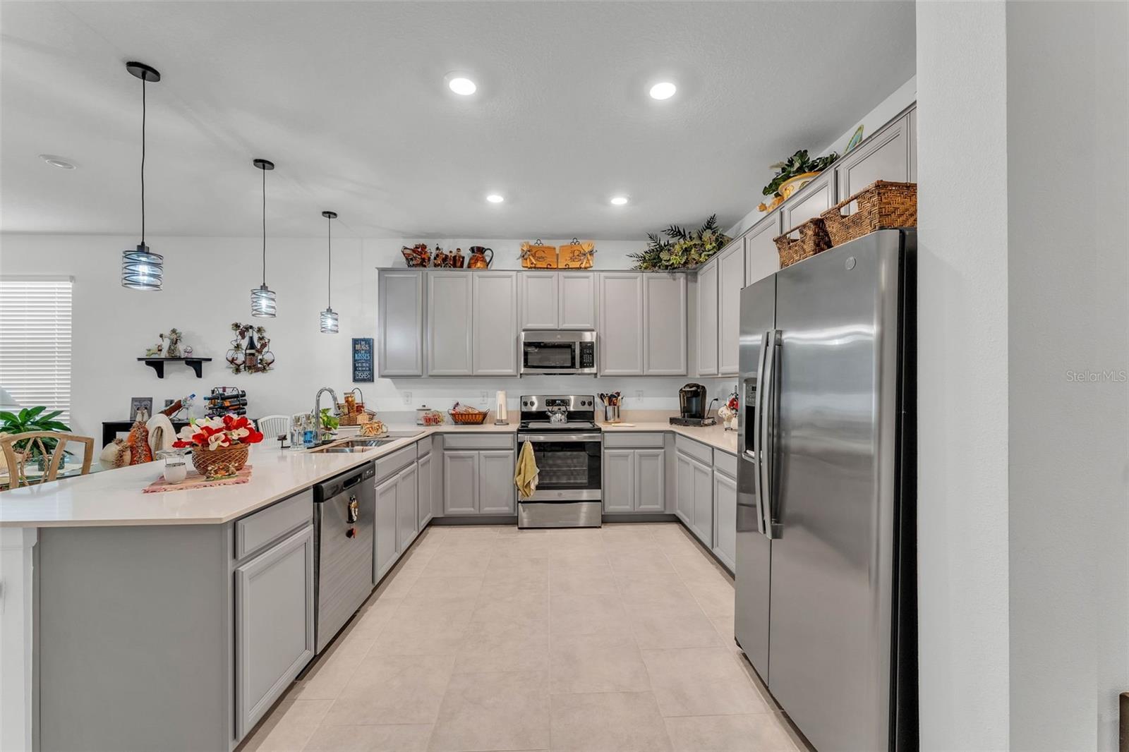 Image 11 of 41 For 280 Pershing Street