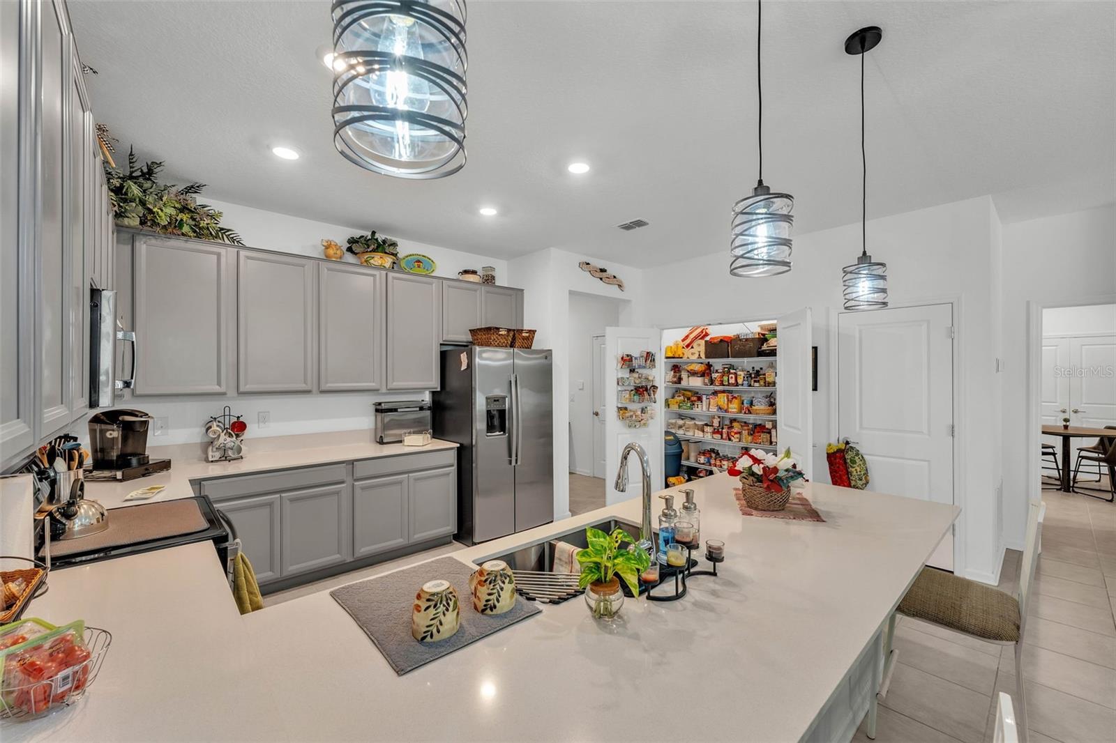 Image 12 of 41 For 280 Pershing Street