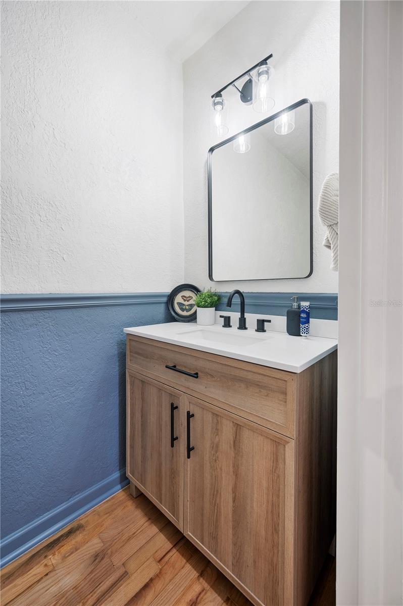 Image 20 of 48 For 916 Woodward Street