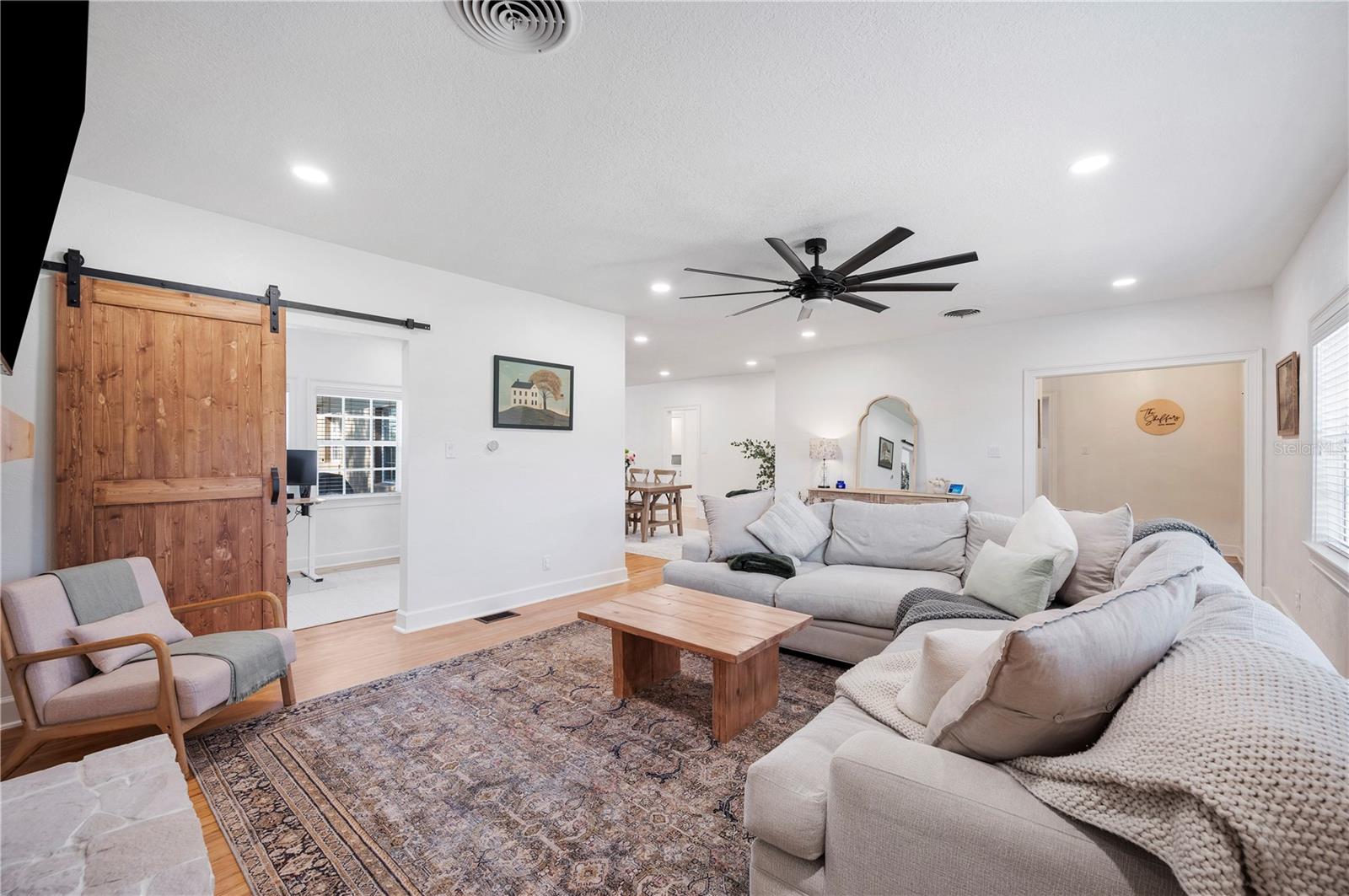 Image 4 of 48 For 916 Woodward Street