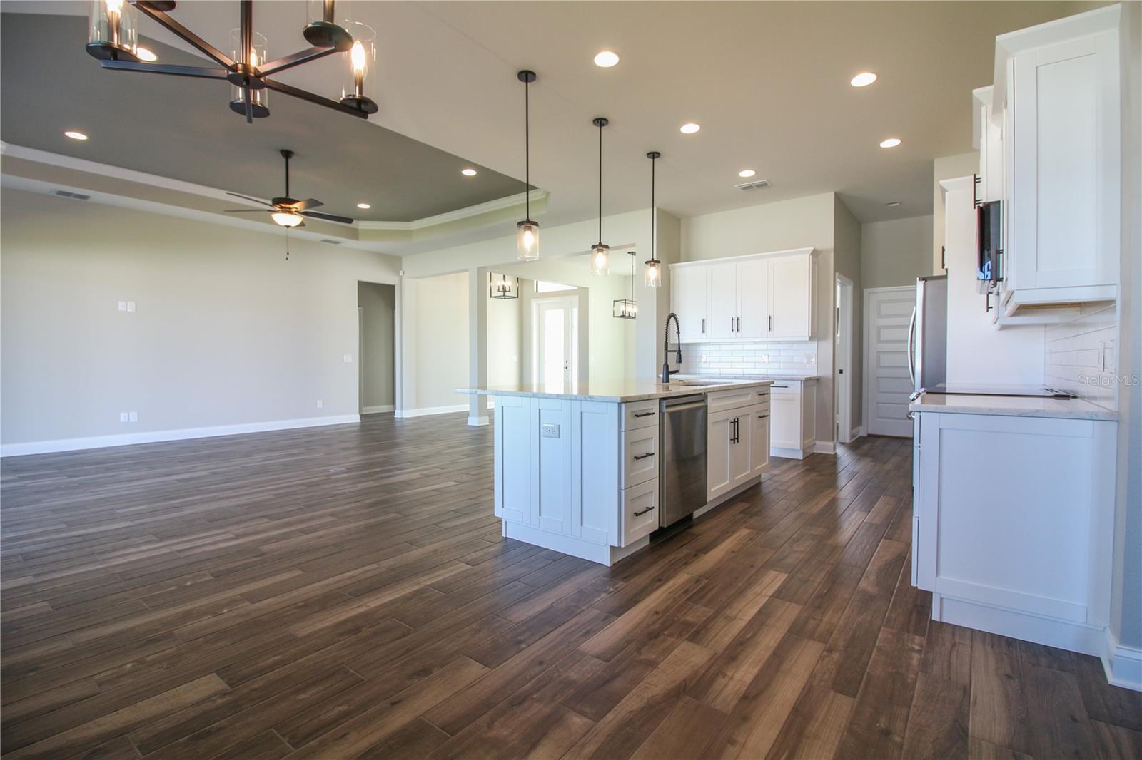 Image 17 of 36 For 6962 Treymont Drive