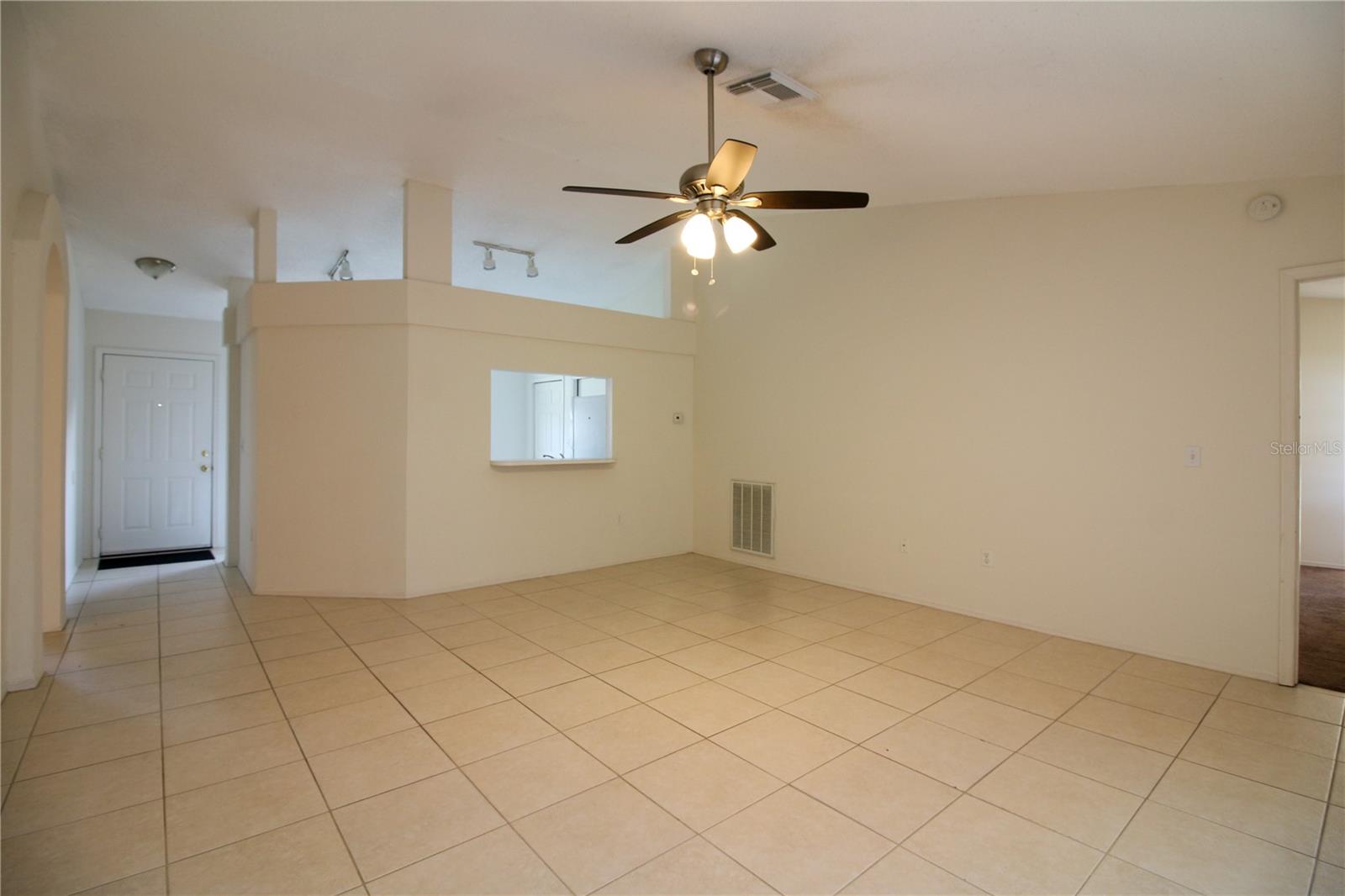 Image 3 of 18 For 440 Emerald Cove Loop