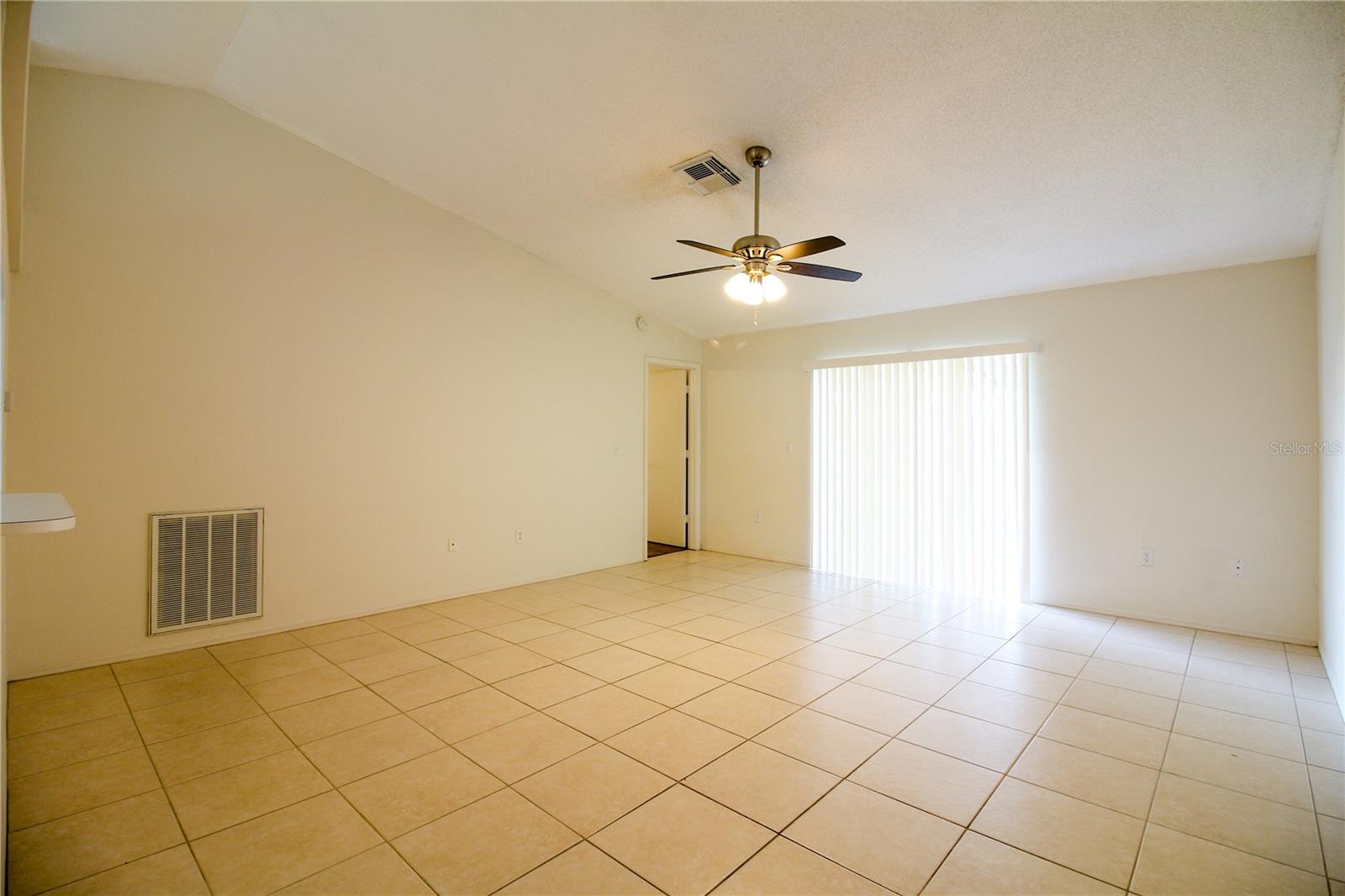 Image 4 of 18 For 440 Emerald Cove Loop