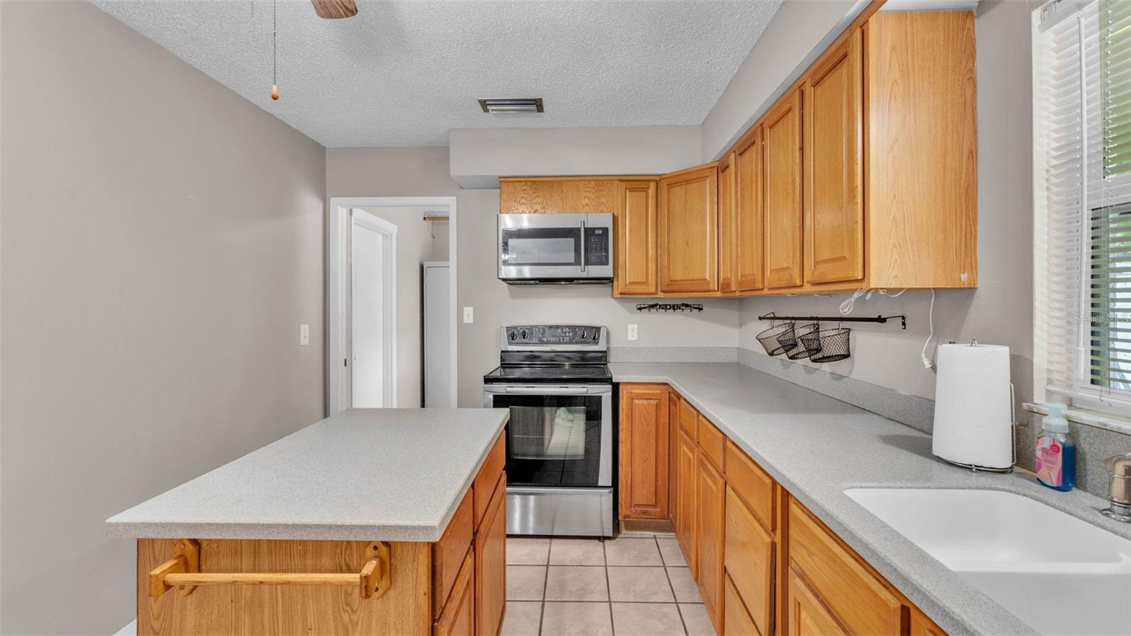 Image 17 of 43 For 1507 Neptune Drive