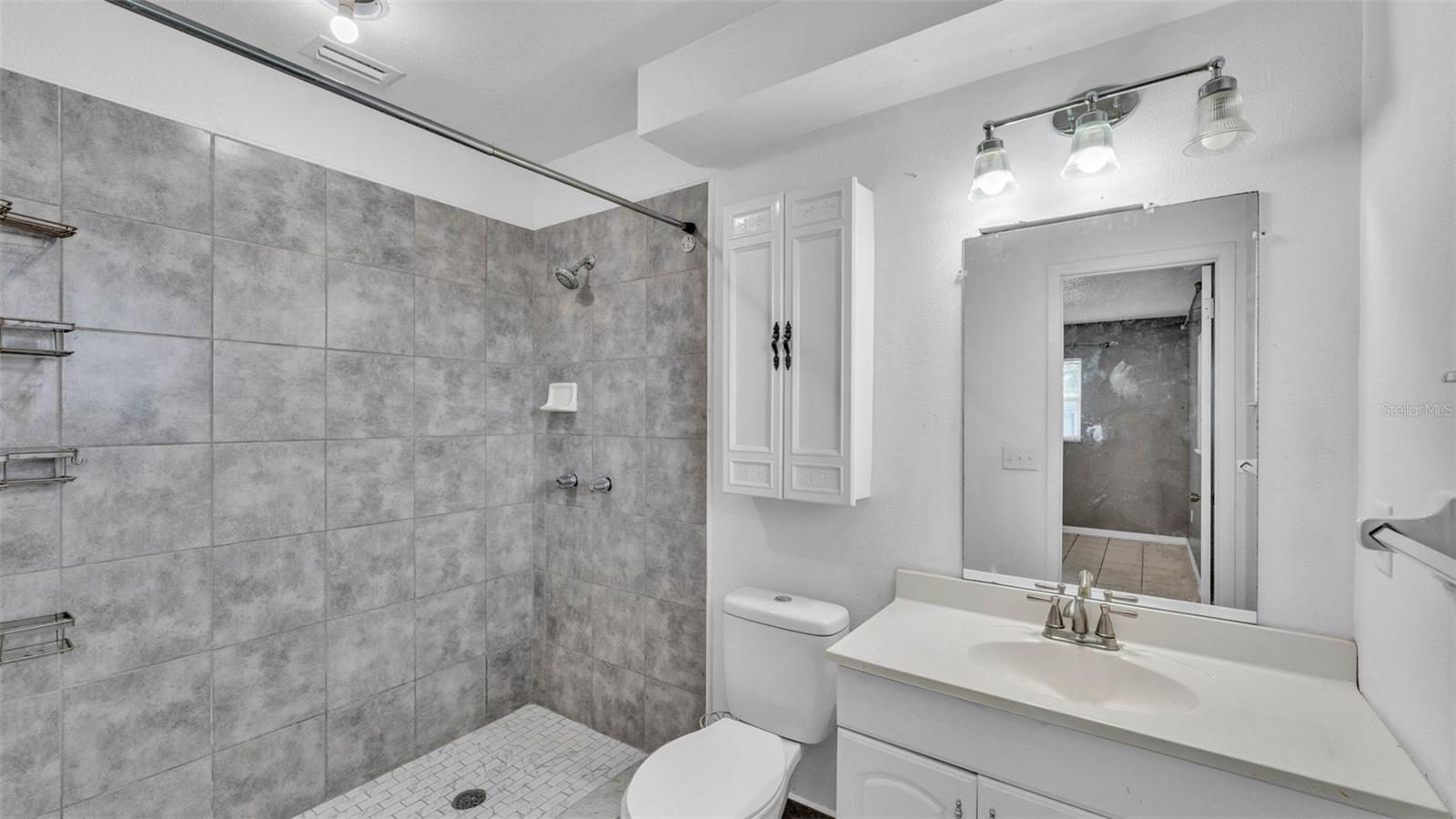 Image 21 of 43 For 1507 Neptune Drive