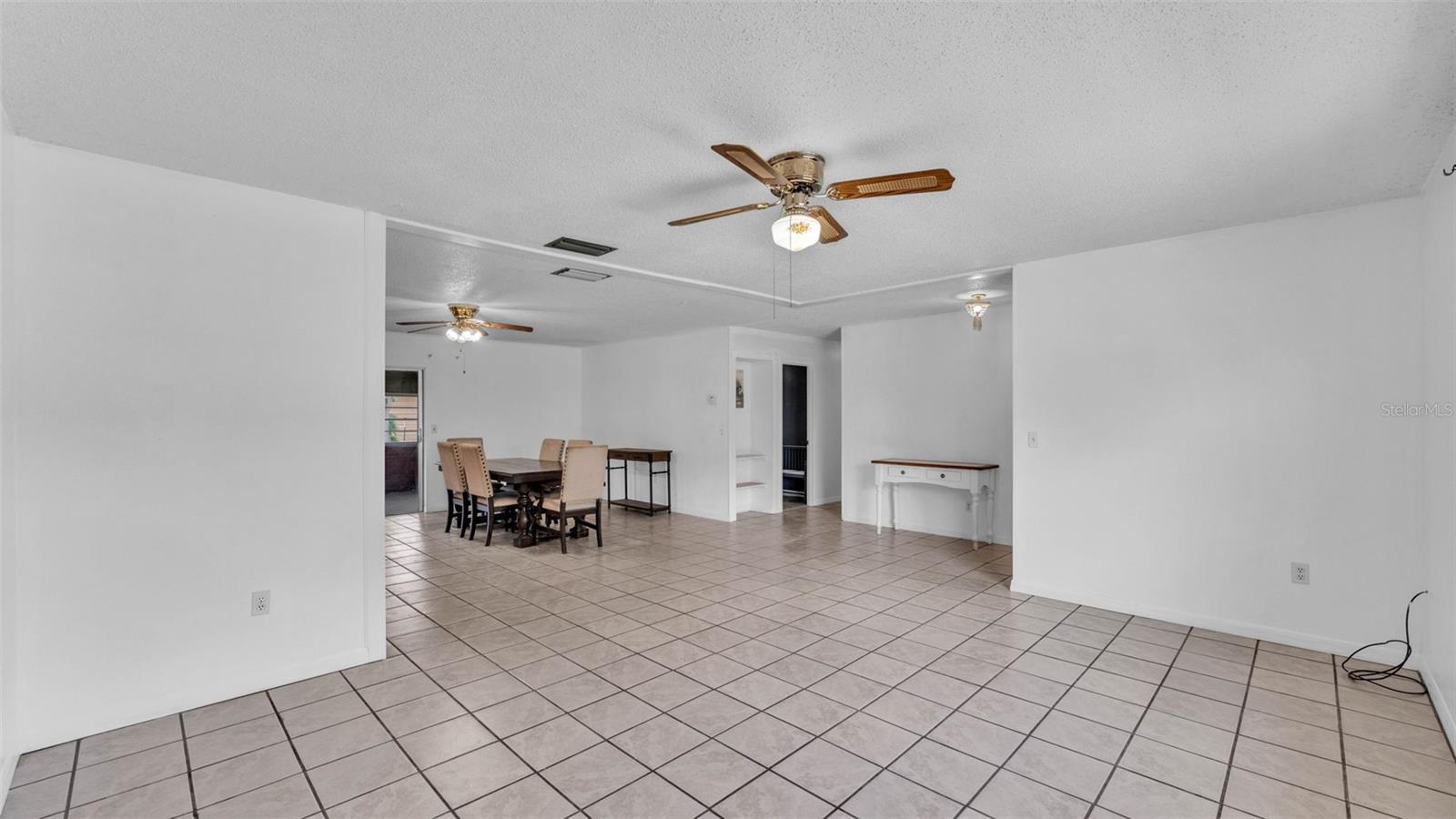 Image 9 of 43 For 1507 Neptune Drive