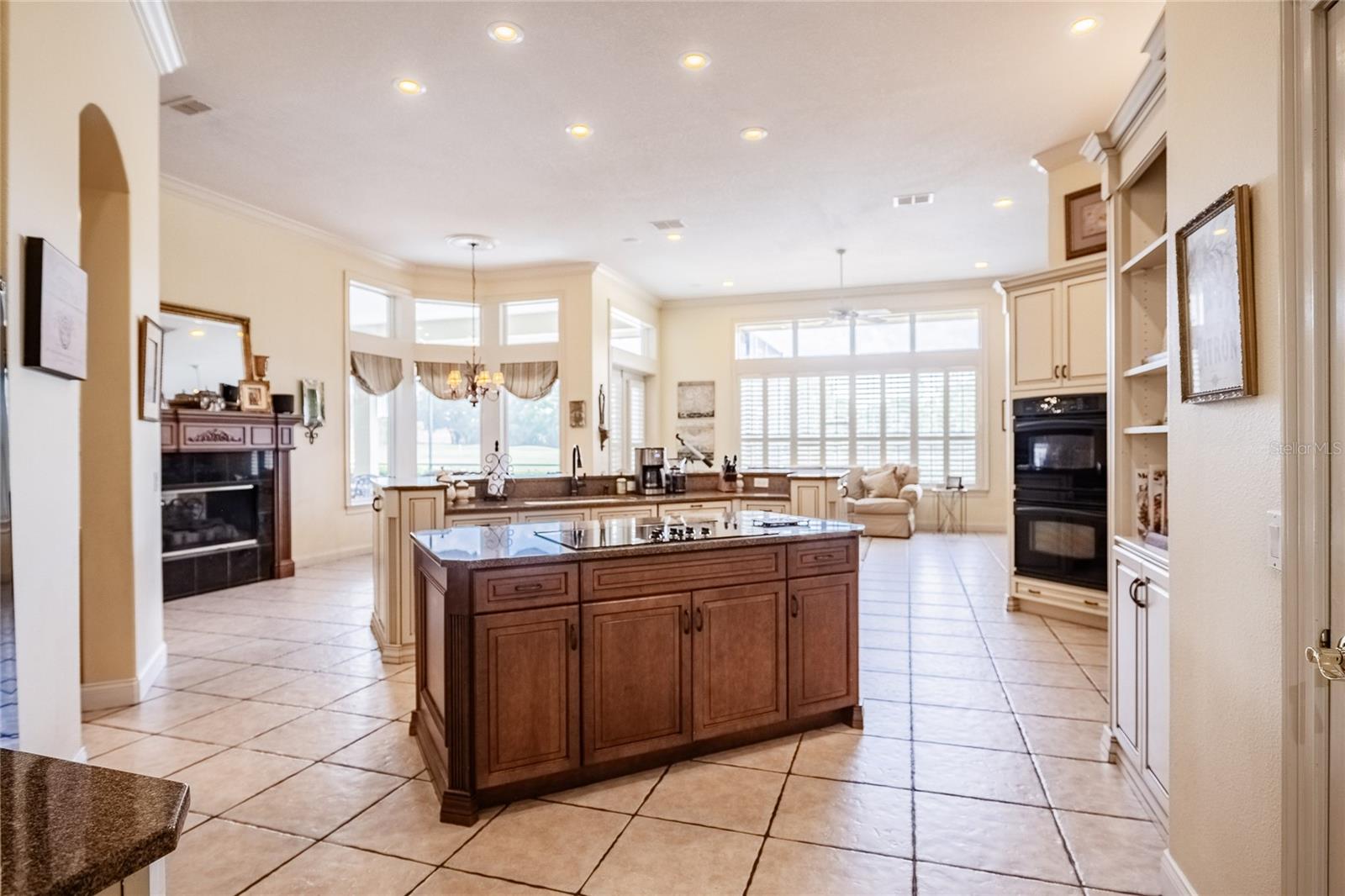 Image 11 of 76 For 645 Whisper Woods Drive