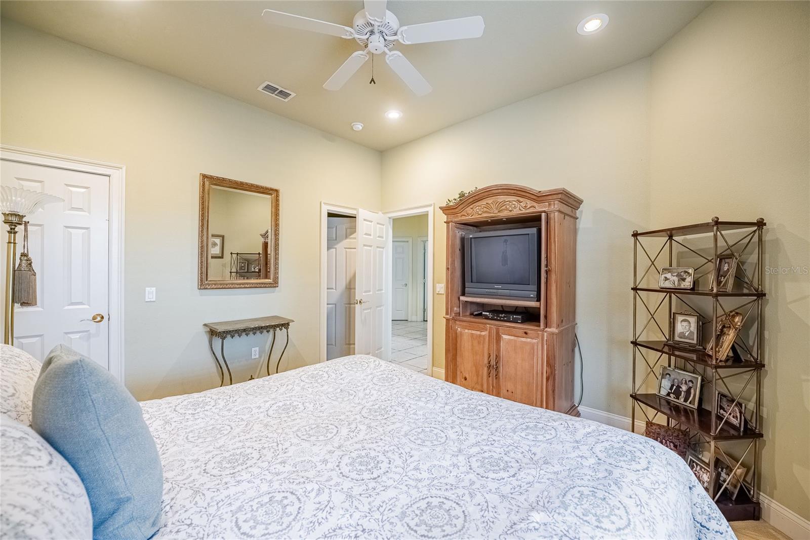 Image 37 of 76 For 645 Whisper Woods Drive