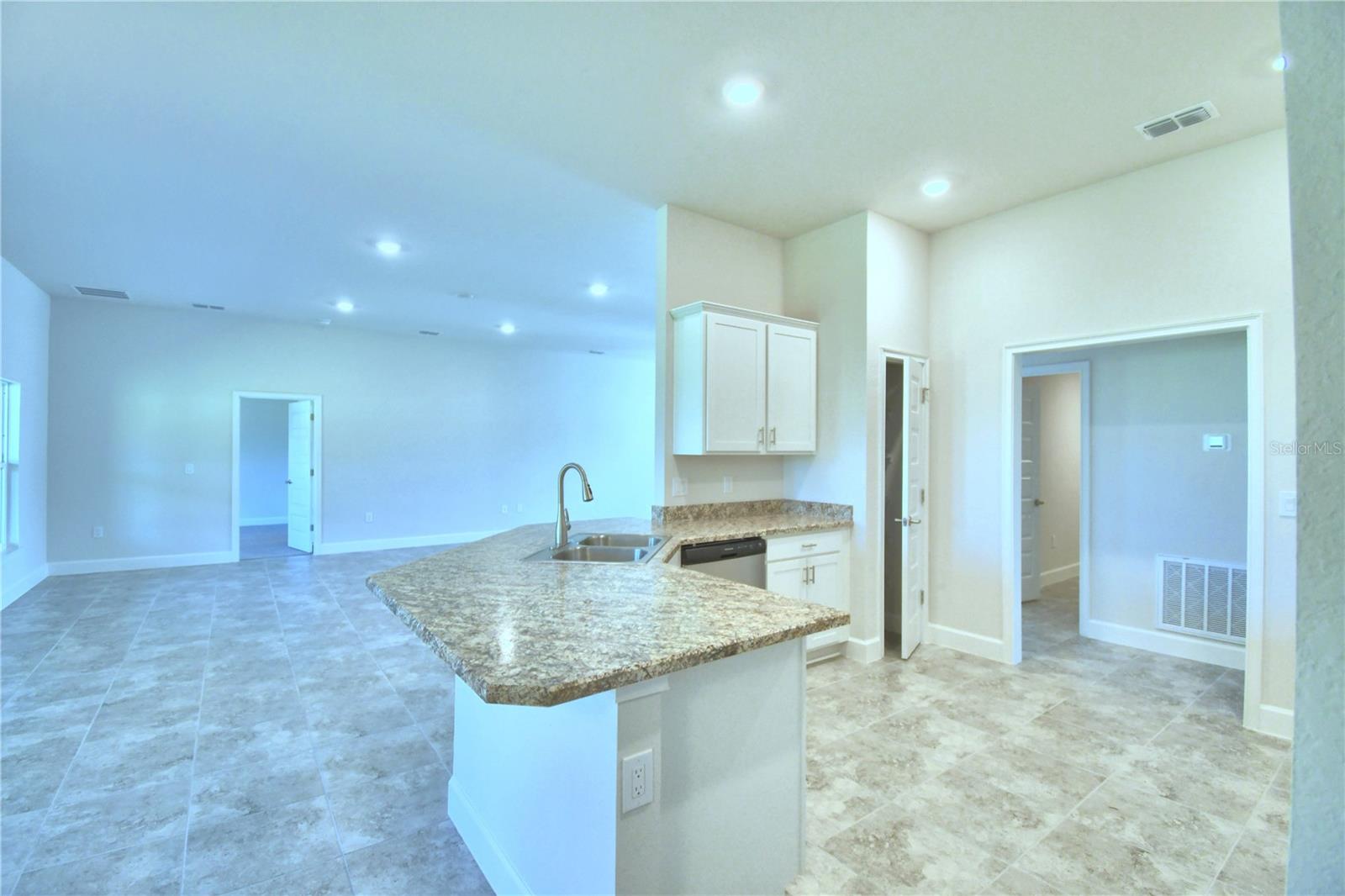 Image 18 of 43 For 4019 Tullamore Lane