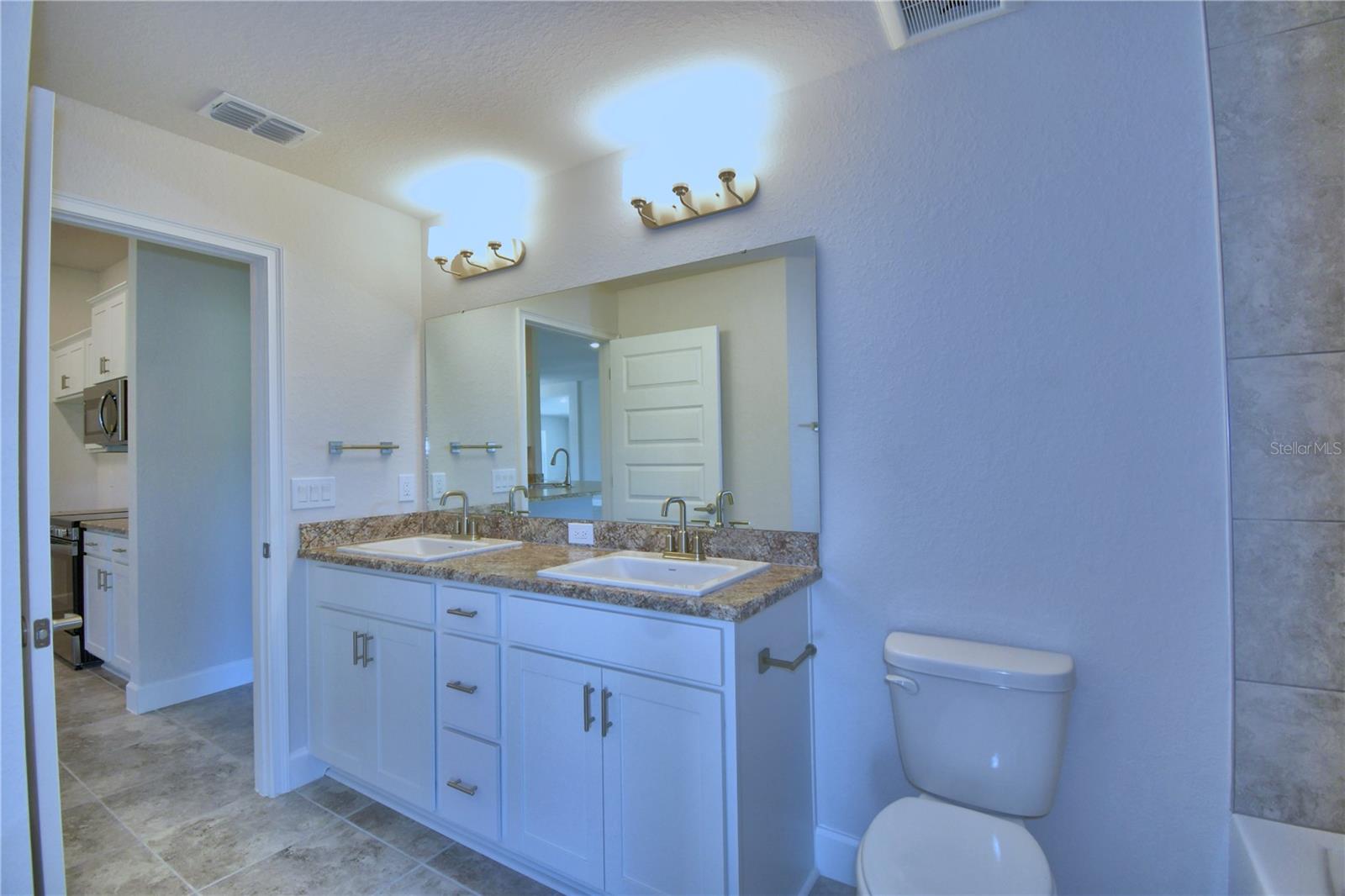 Image 31 of 43 For 4019 Tullamore Lane