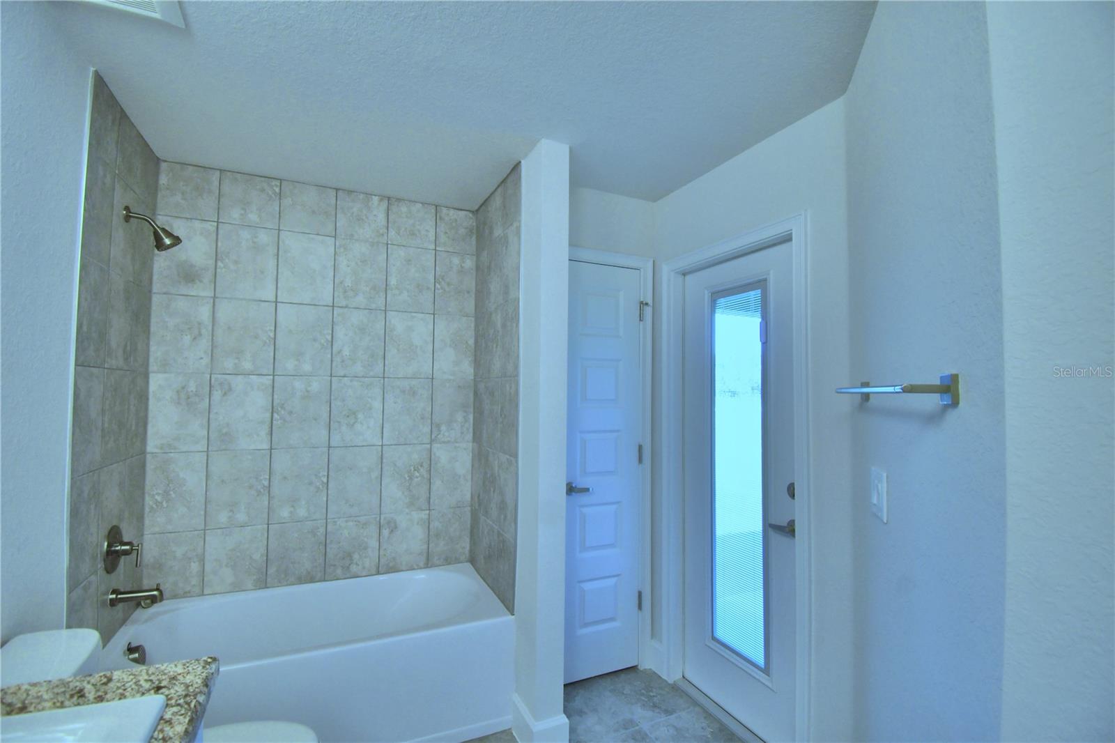 Image 32 of 43 For 4019 Tullamore Lane