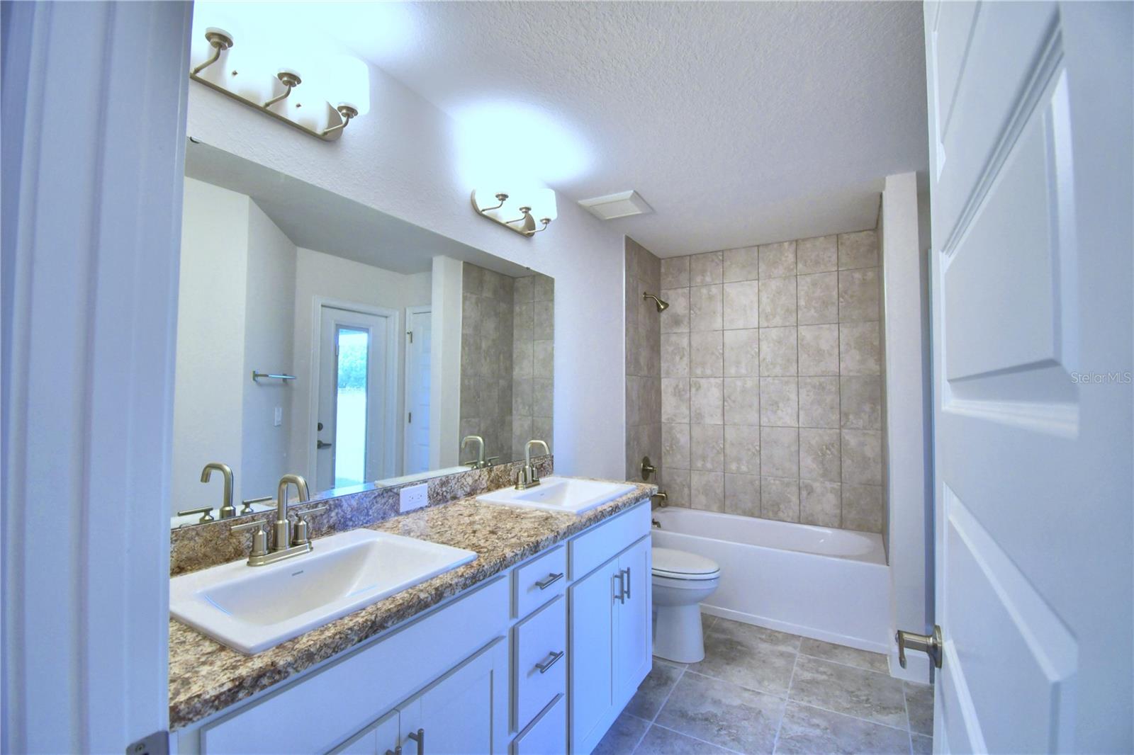 Image 33 of 43 For 4019 Tullamore Lane