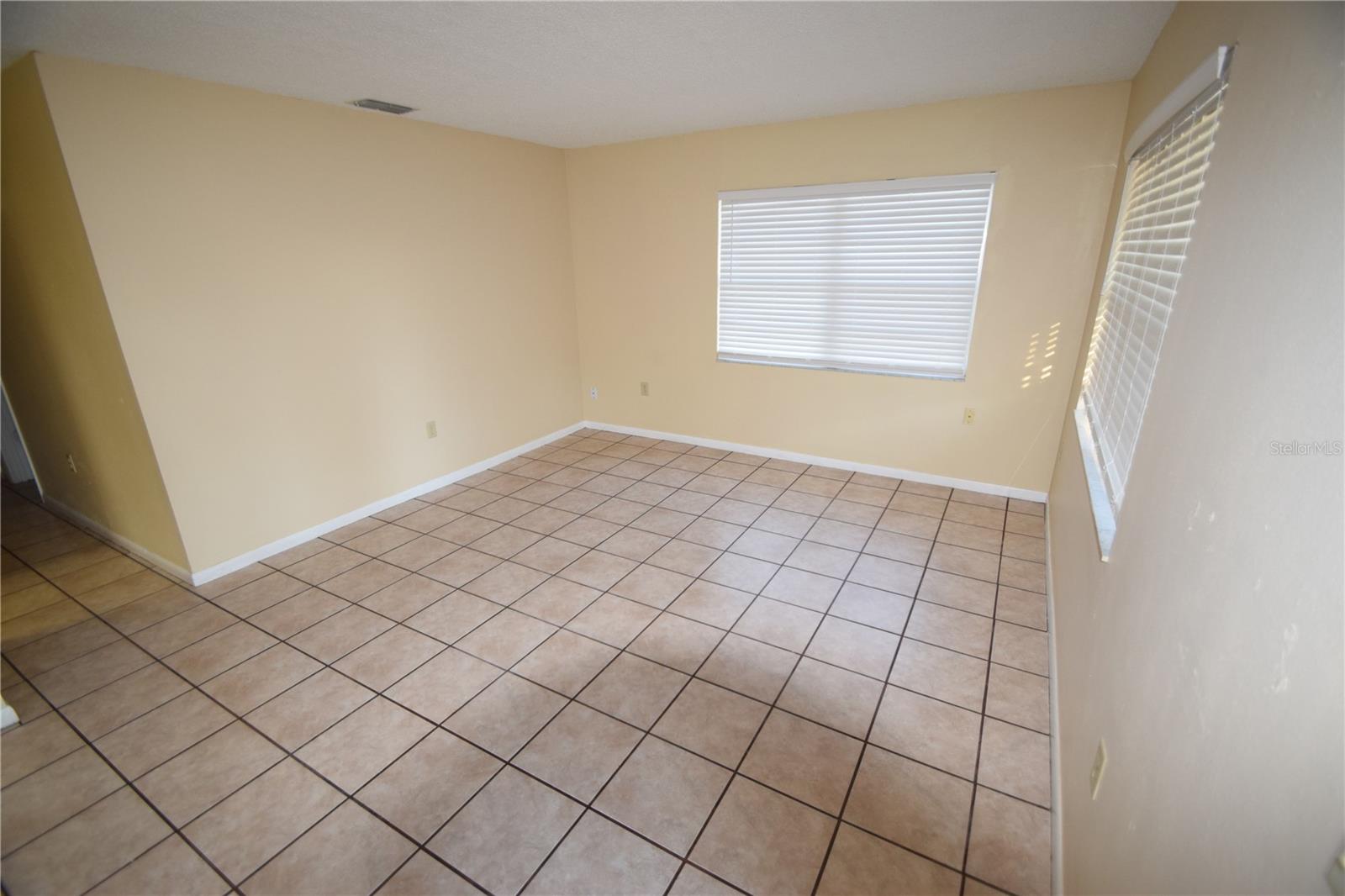 Image 19 of 37 For 6054-6066 Hilltop Lane W