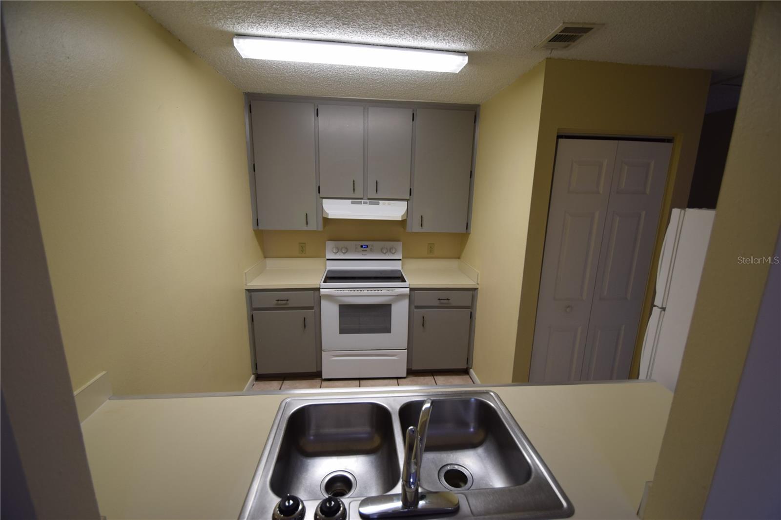 Image 21 of 37 For 6054-6066 Hilltop Lane W