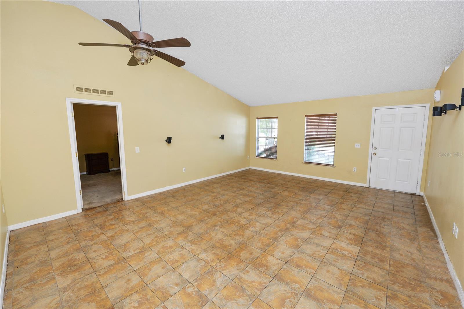 Image 15 of 42 For 5733 Oakwood Knoll Drive