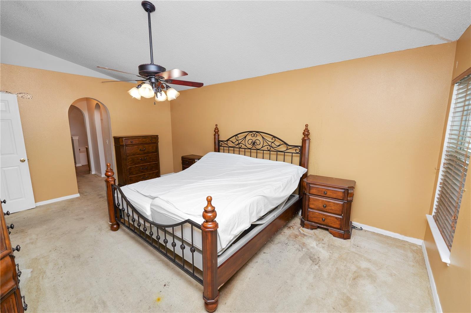 Image 18 of 42 For 5733 Oakwood Knoll Drive