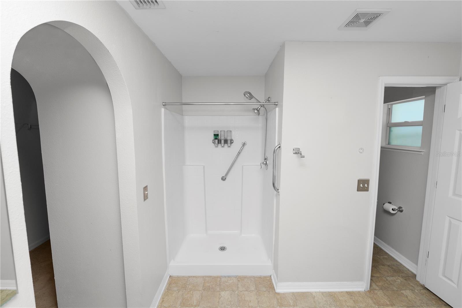 Image 23 of 42 For 5733 Oakwood Knoll Drive