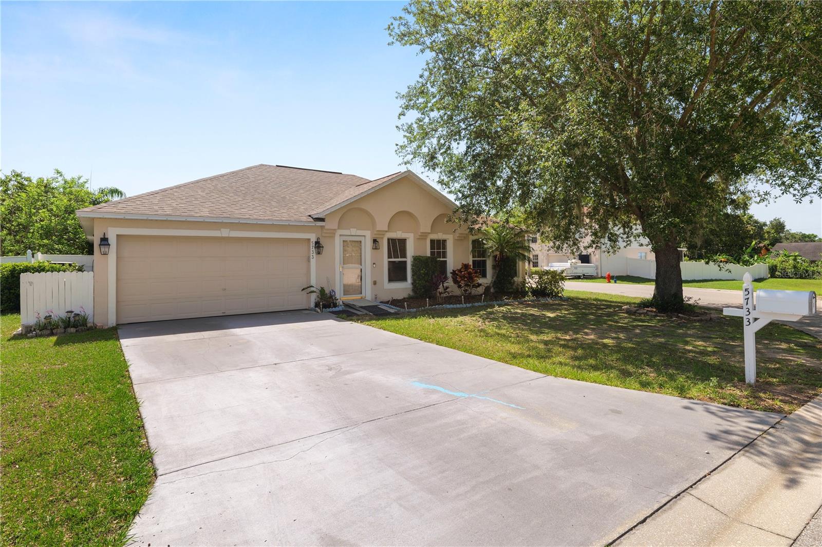 Image 3 of 42 For 5733 Oakwood Knoll Drive