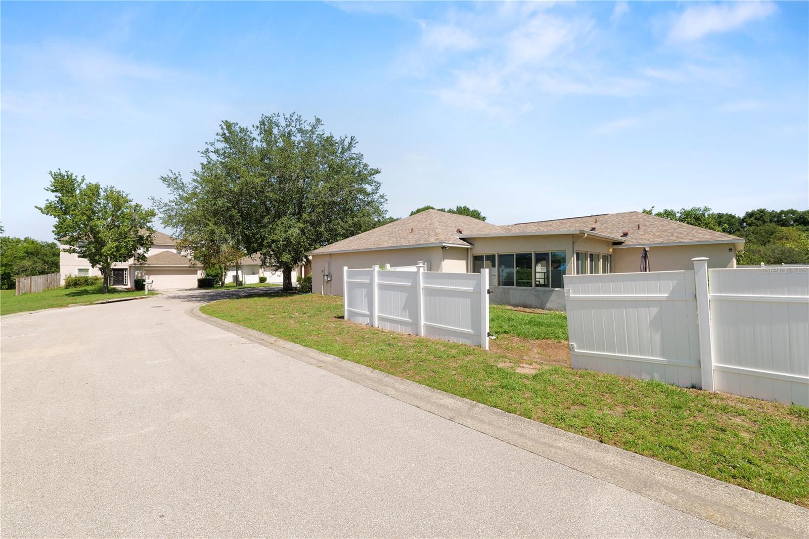 Image 35 of 42 For 5733 Oakwood Knoll Drive