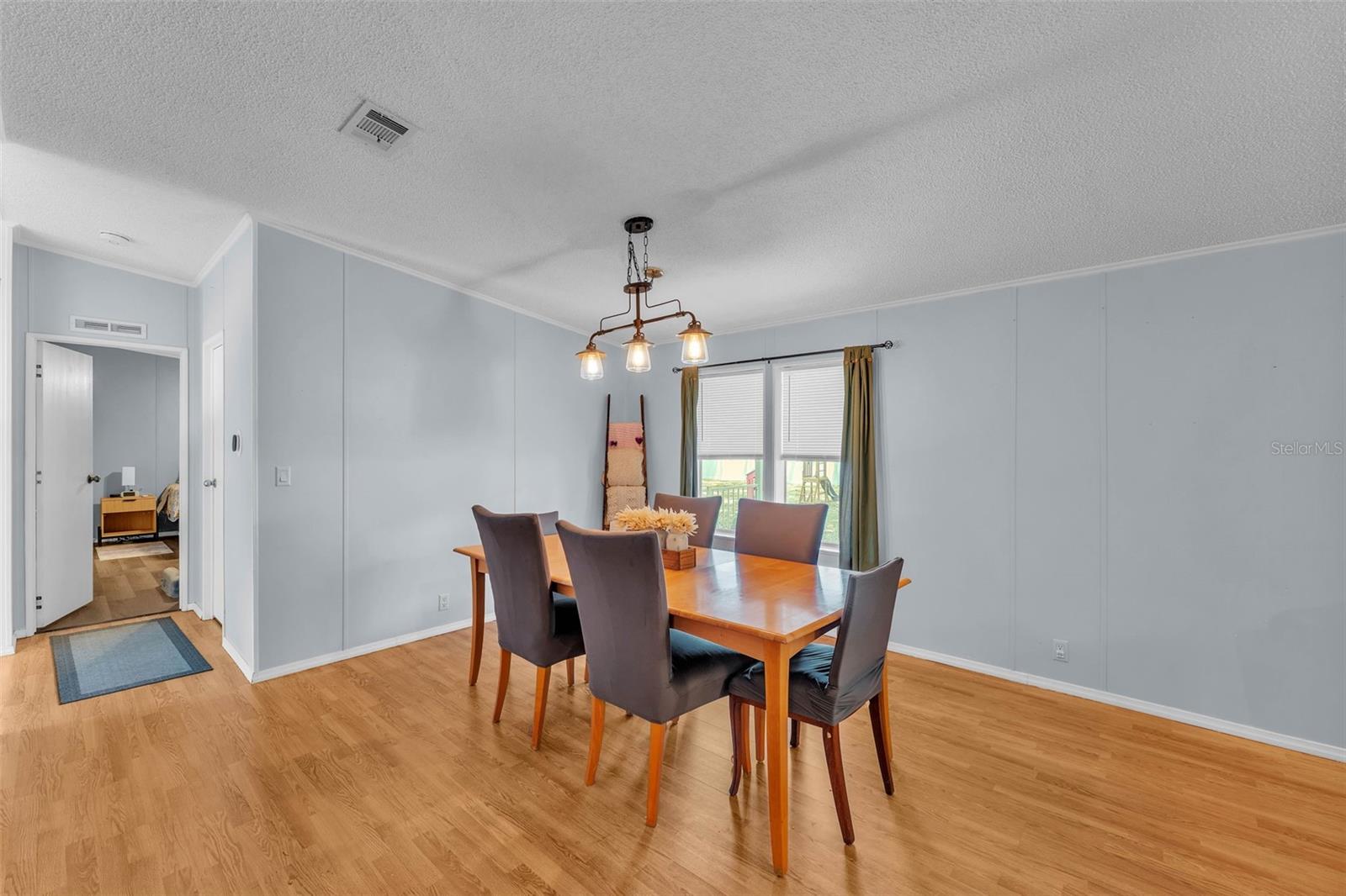 Image 10 of 41 For 3505 Sutton Hills Drive S