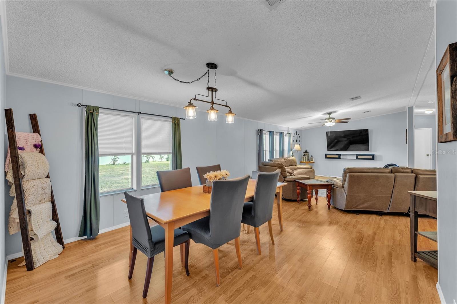 Image 11 of 41 For 3505 Sutton Hills Drive S