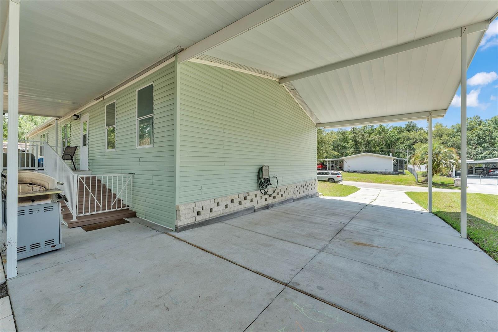 Image 31 of 41 For 3505 Sutton Hills Drive S