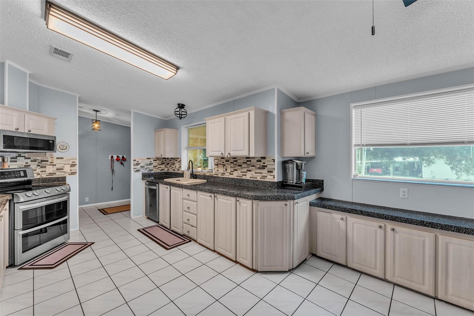 Image 4 of 41 For 3505 Sutton Hills Drive S