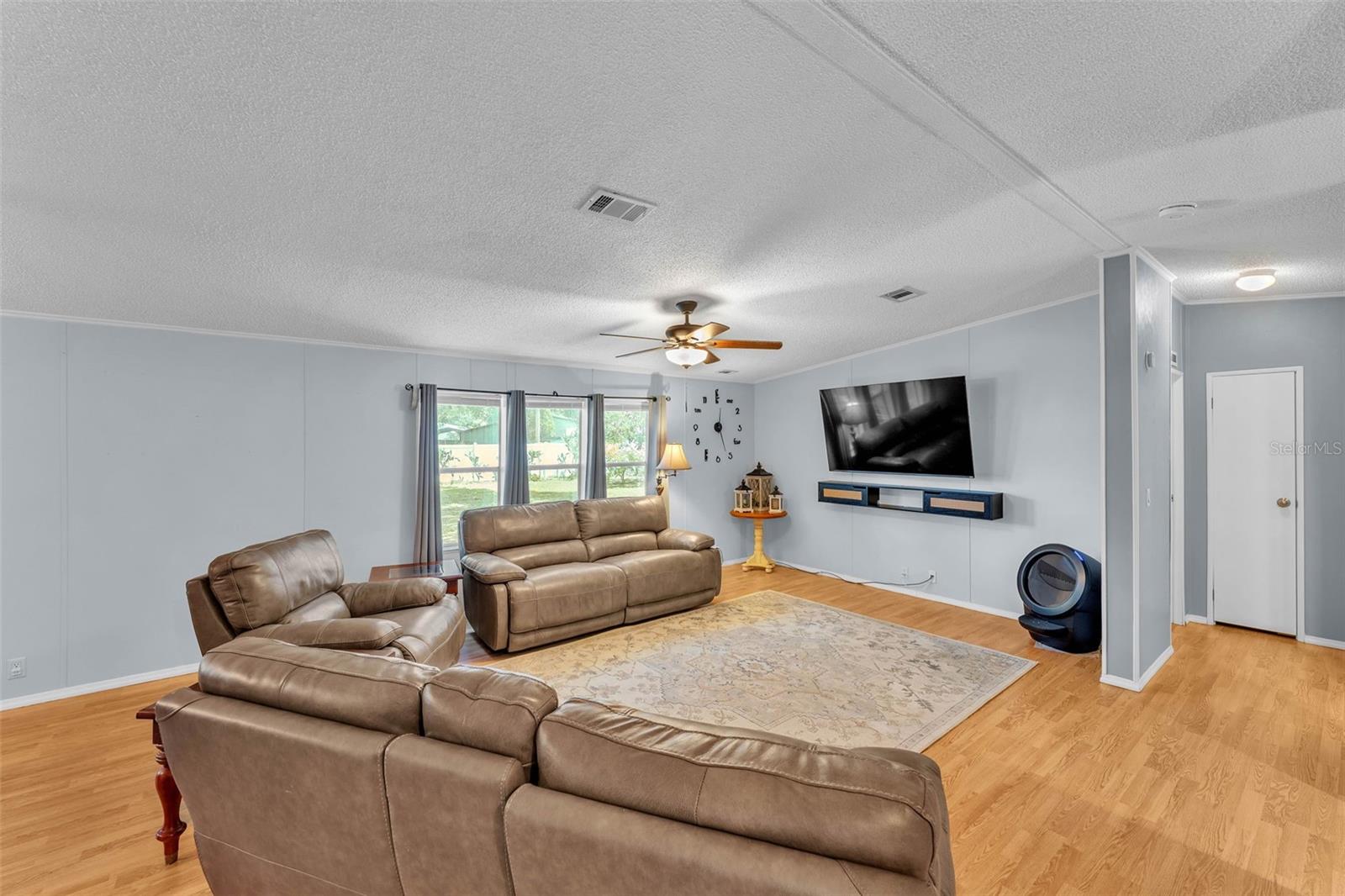 Image 7 of 41 For 3505 Sutton Hills Drive S