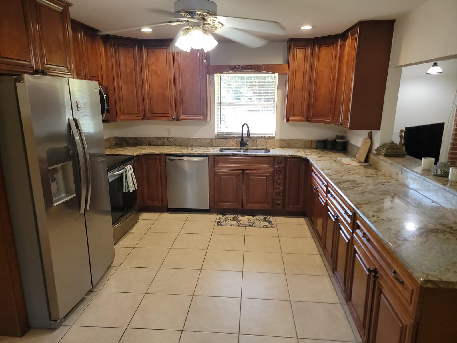 Image 9 of 35 For 5121 Shady Oak Drive S