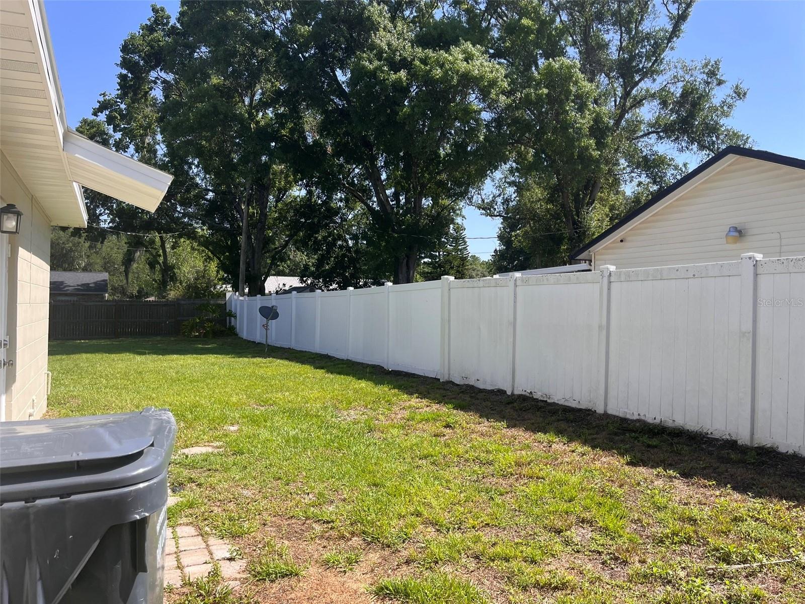 Image 33 of 38 For 2323 Ridgeview Drive