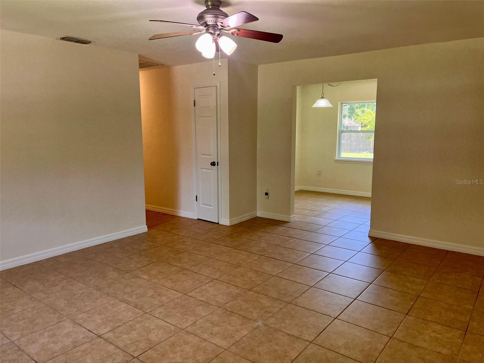 Image 4 of 38 For 2323 Ridgeview Drive