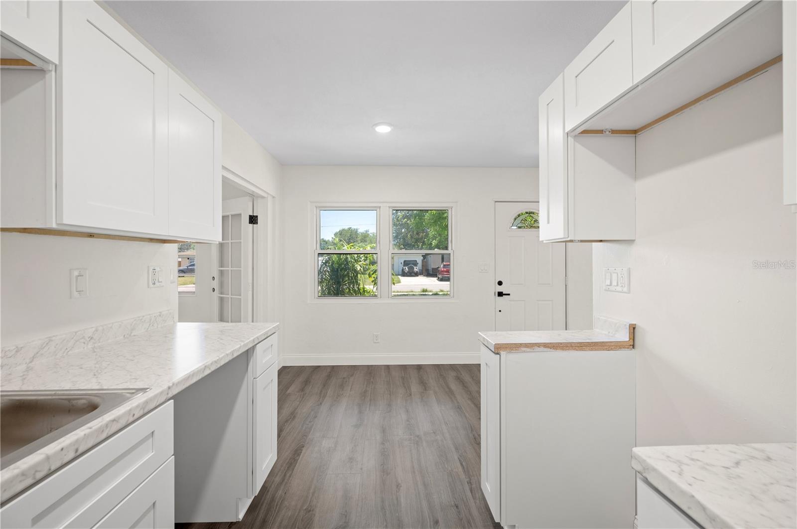 Image 5 of 26 For 6011 67th Avenue N