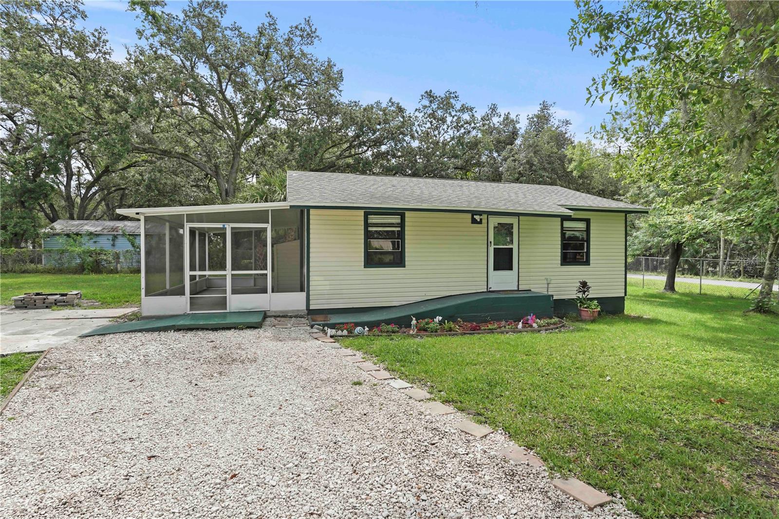 Image 2 of 25 For 633 Glenda Street
