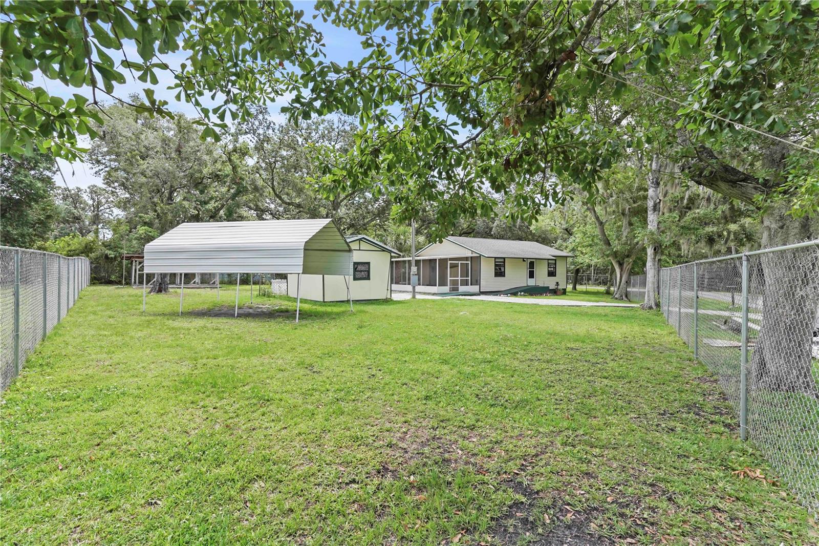 Image 3 of 25 For 633 Glenda Street