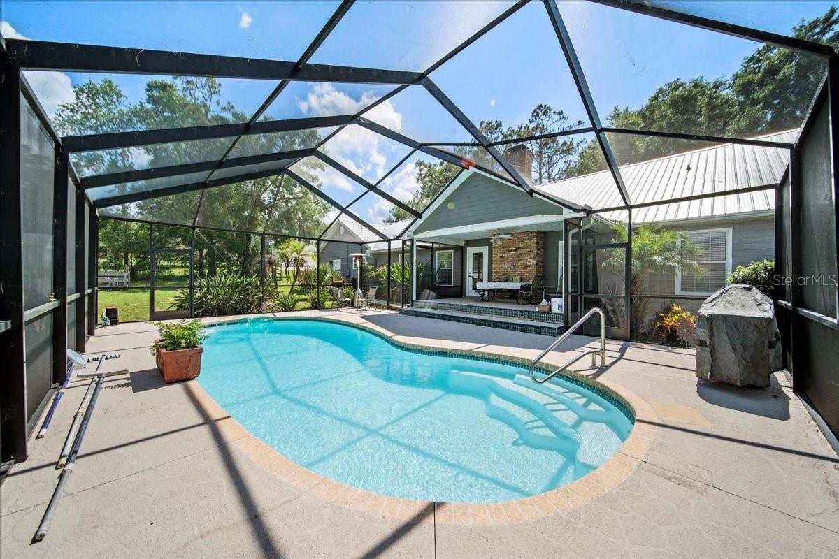 Listing photo id 10 for 9912 Pine Leaf Lane