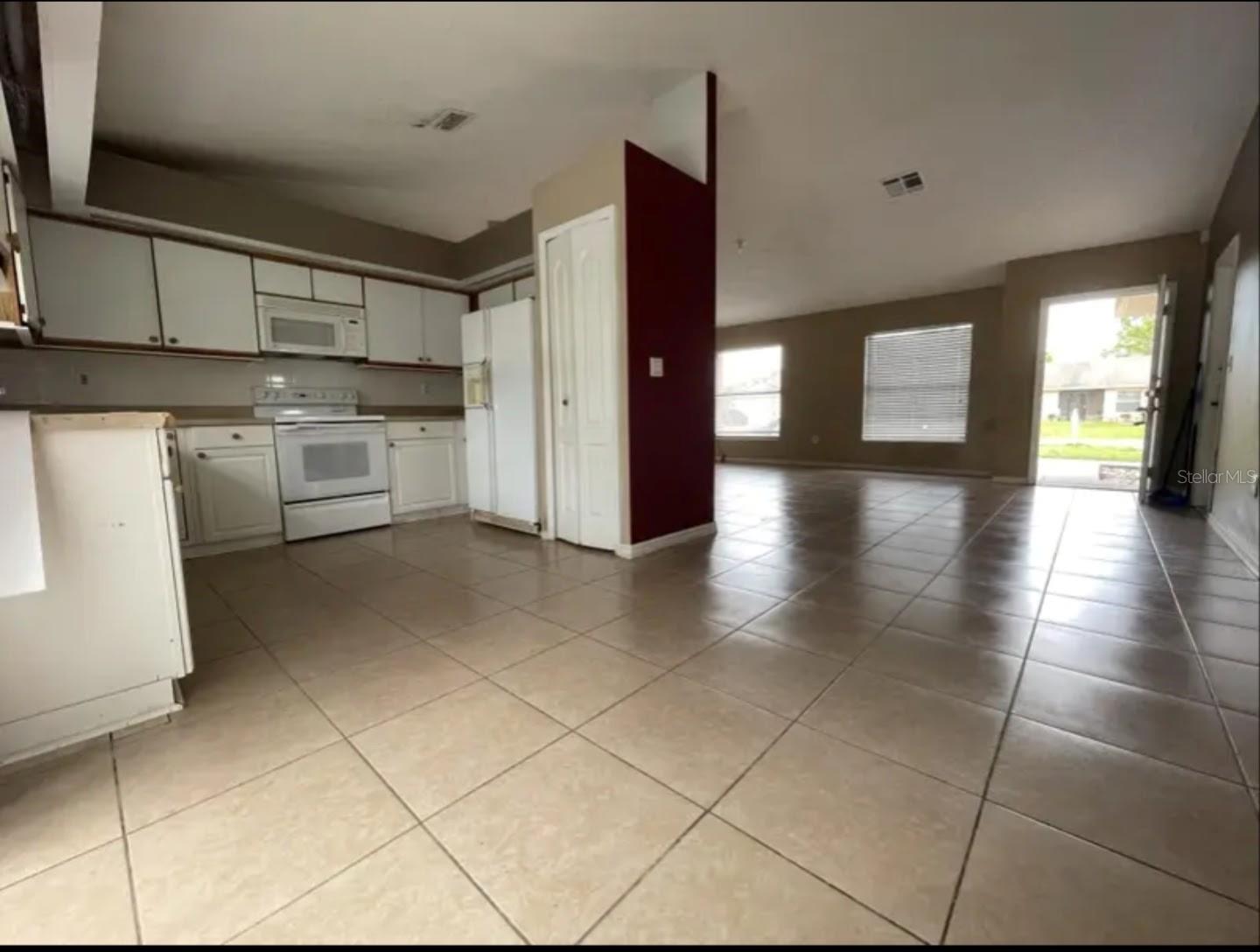 Image 7 of 8 For 723 Dromedary Drive