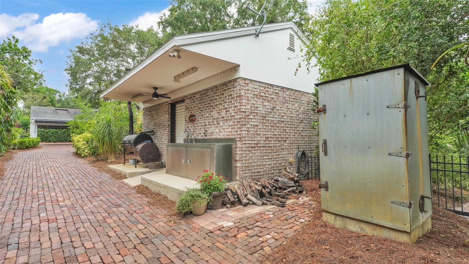 Image 83 of 99 For 323 Belvedere Street