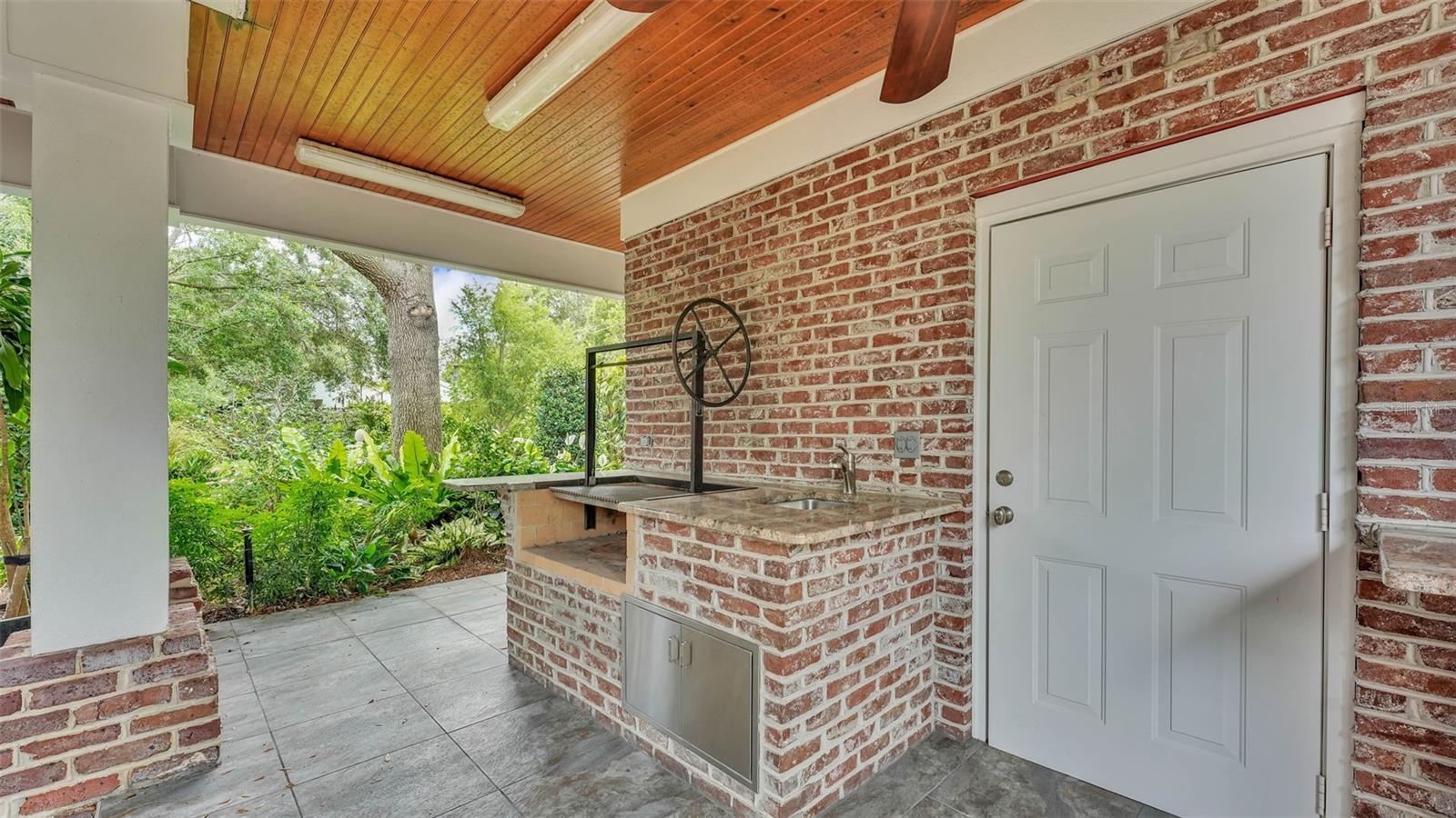 Image 86 of 99 For 323 Belvedere Street