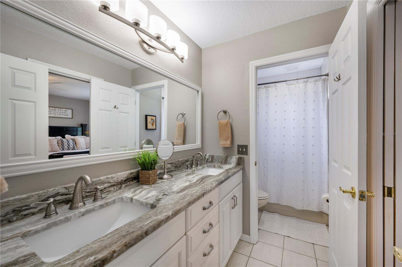 Image 46 of 56 For 5425 Charlin Avenue