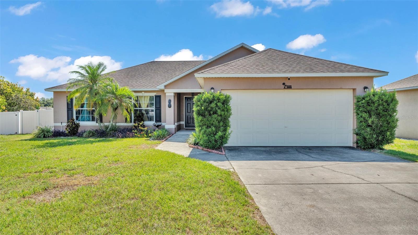 Details for 555 Heather Glen Drive, WINTER HAVEN, FL 33884