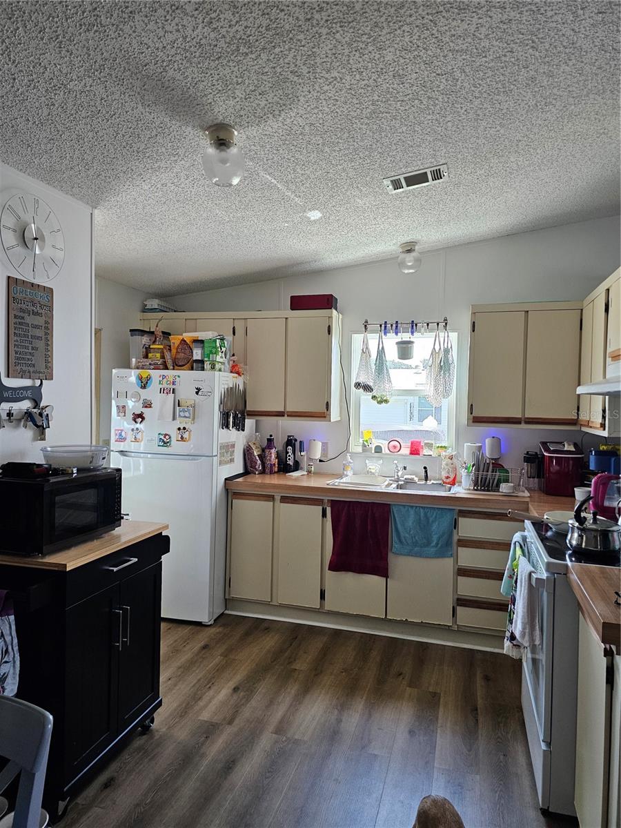 Image 4 of 10 For 375 Melbourn Drive