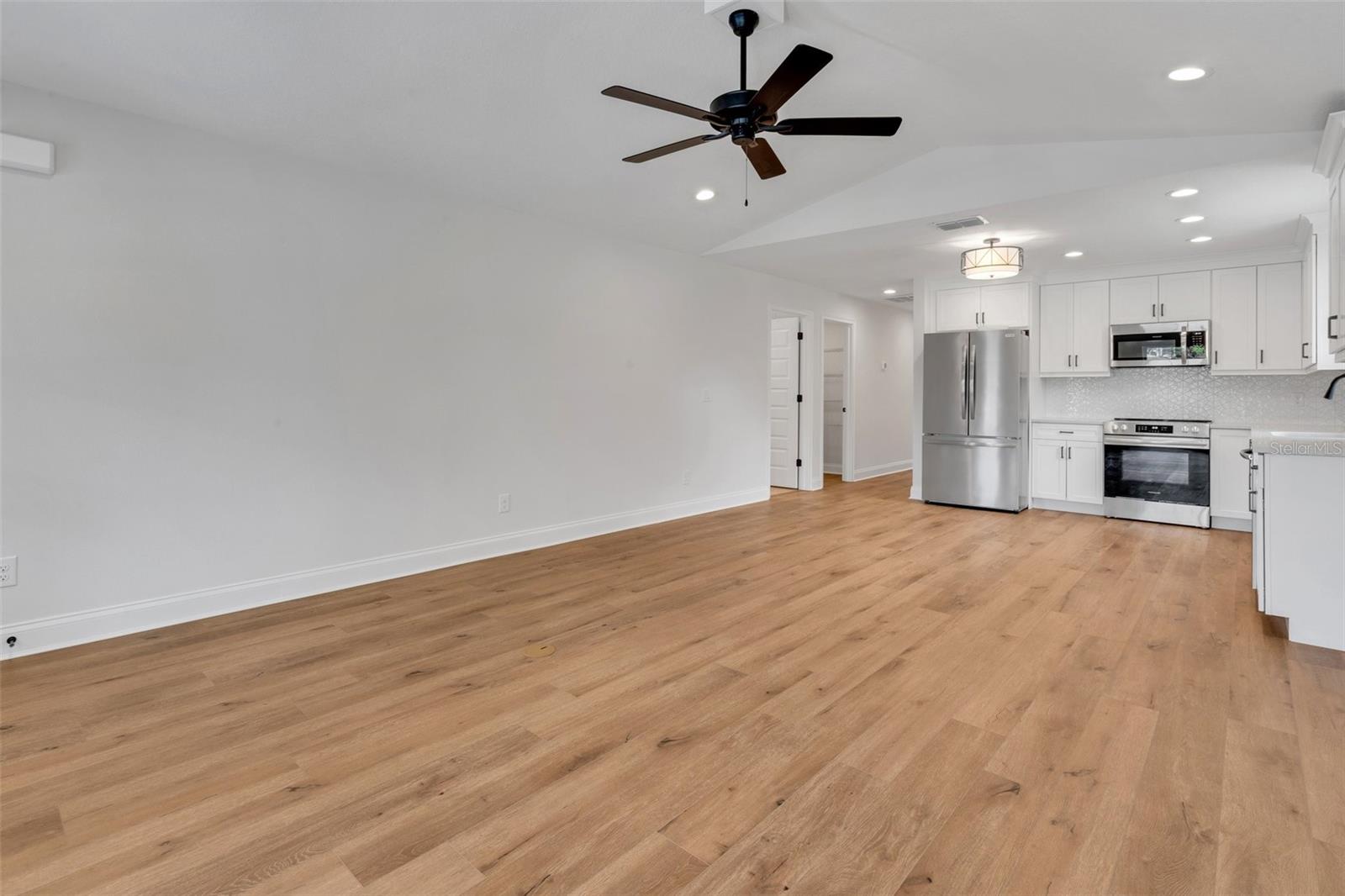 Image 4 of 31 For 1242 Dorothy Street