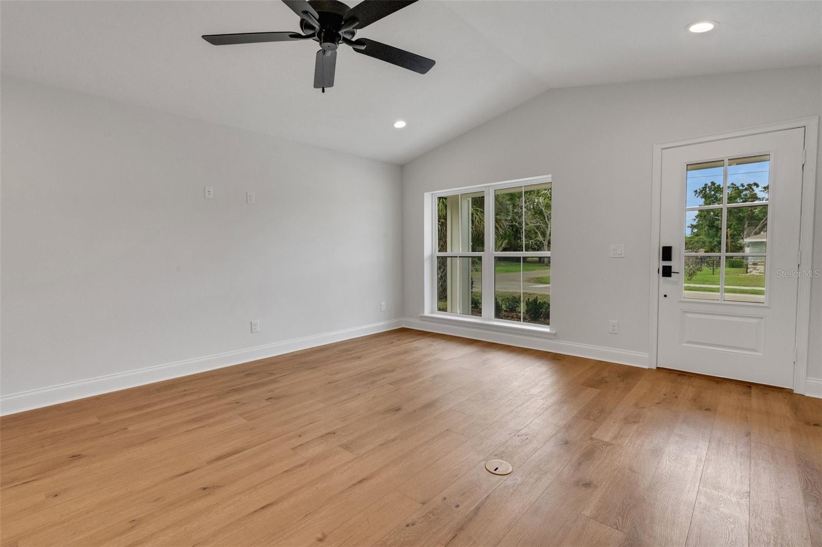 Image 6 of 31 For 1242 Dorothy Street