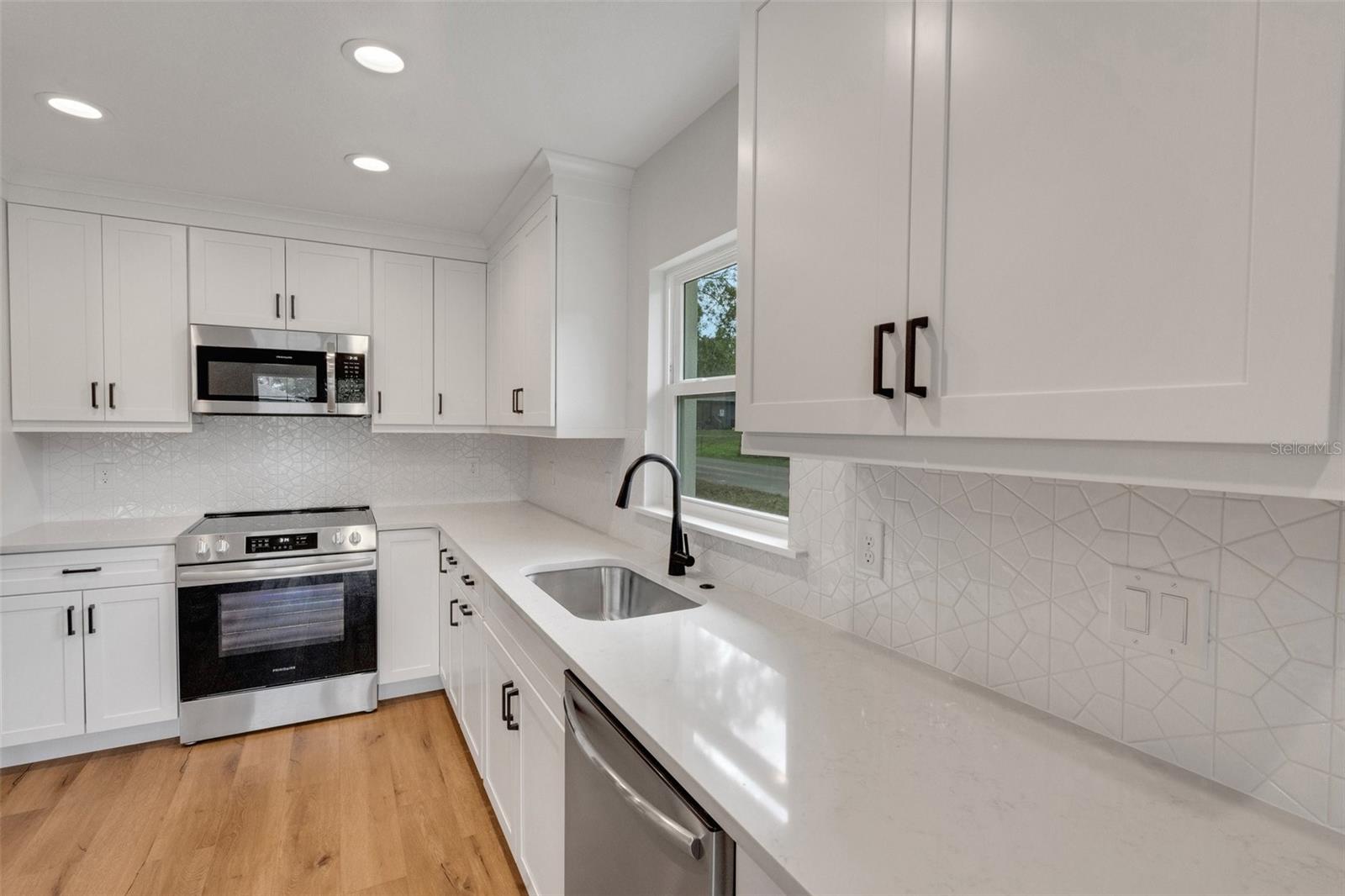 Image 8 of 31 For 1242 Dorothy Street