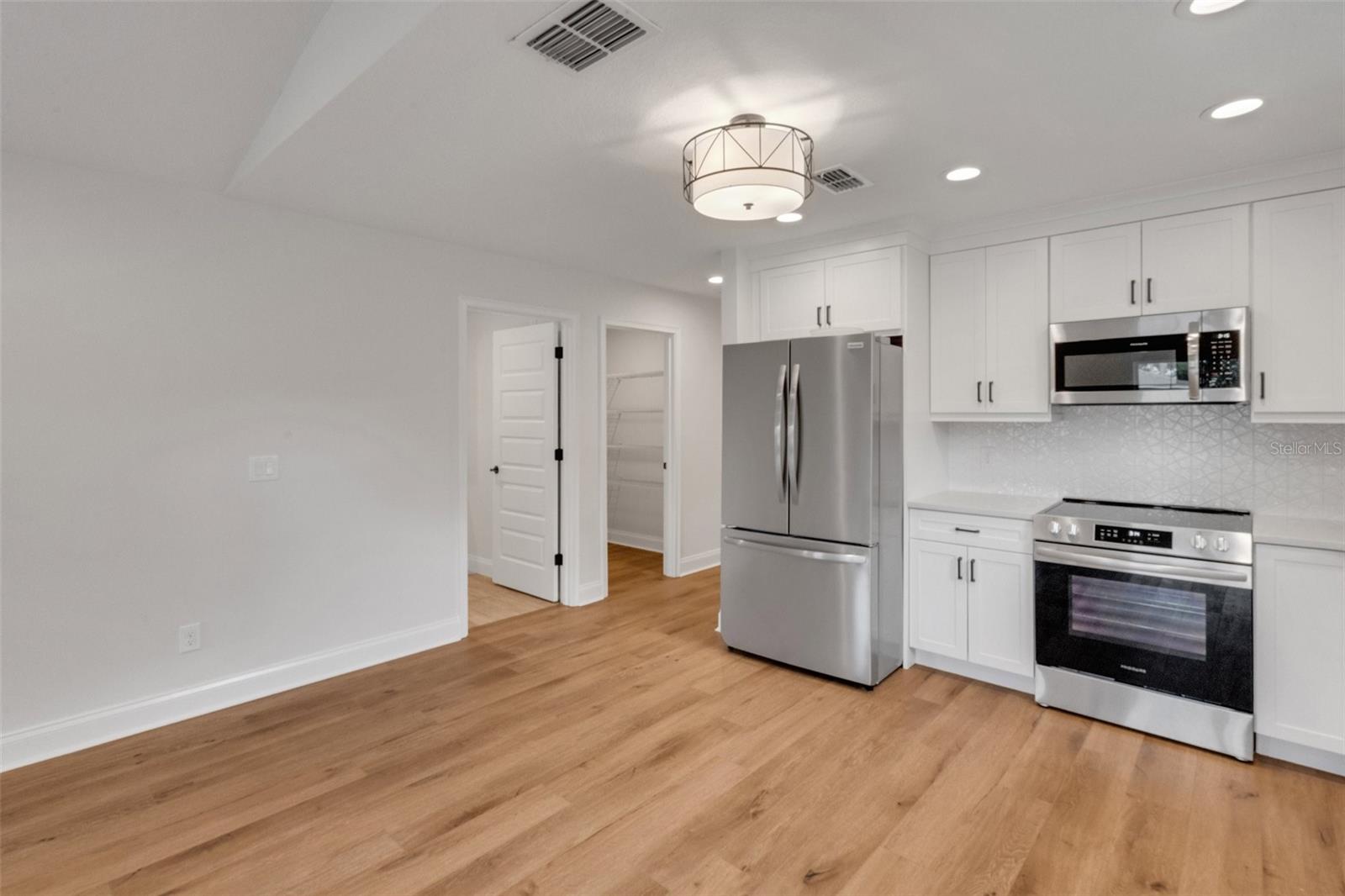 Image 9 of 31 For 1246 Dorothy Street