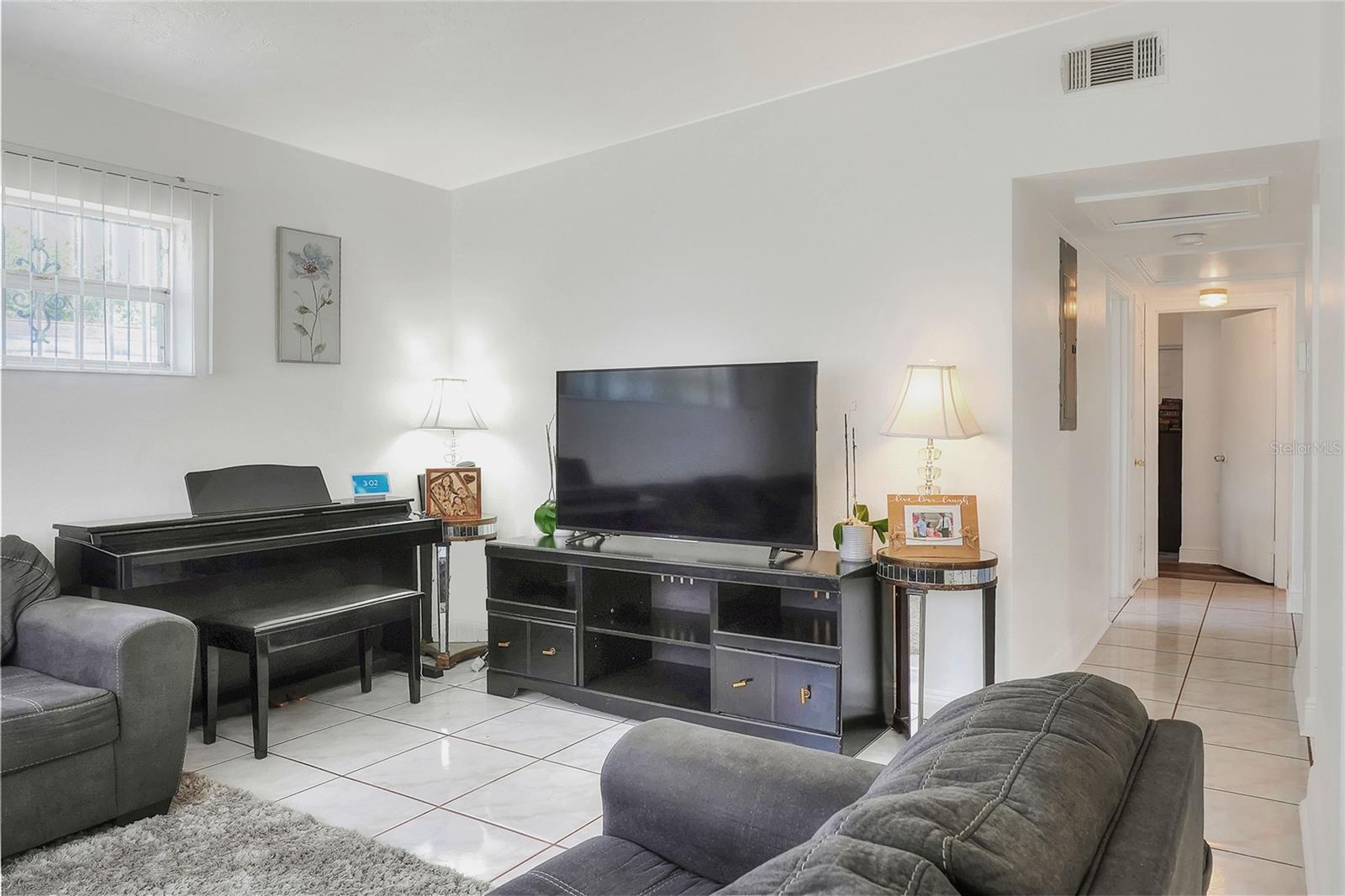 Image 13 of 51 For 10804 Leo Street